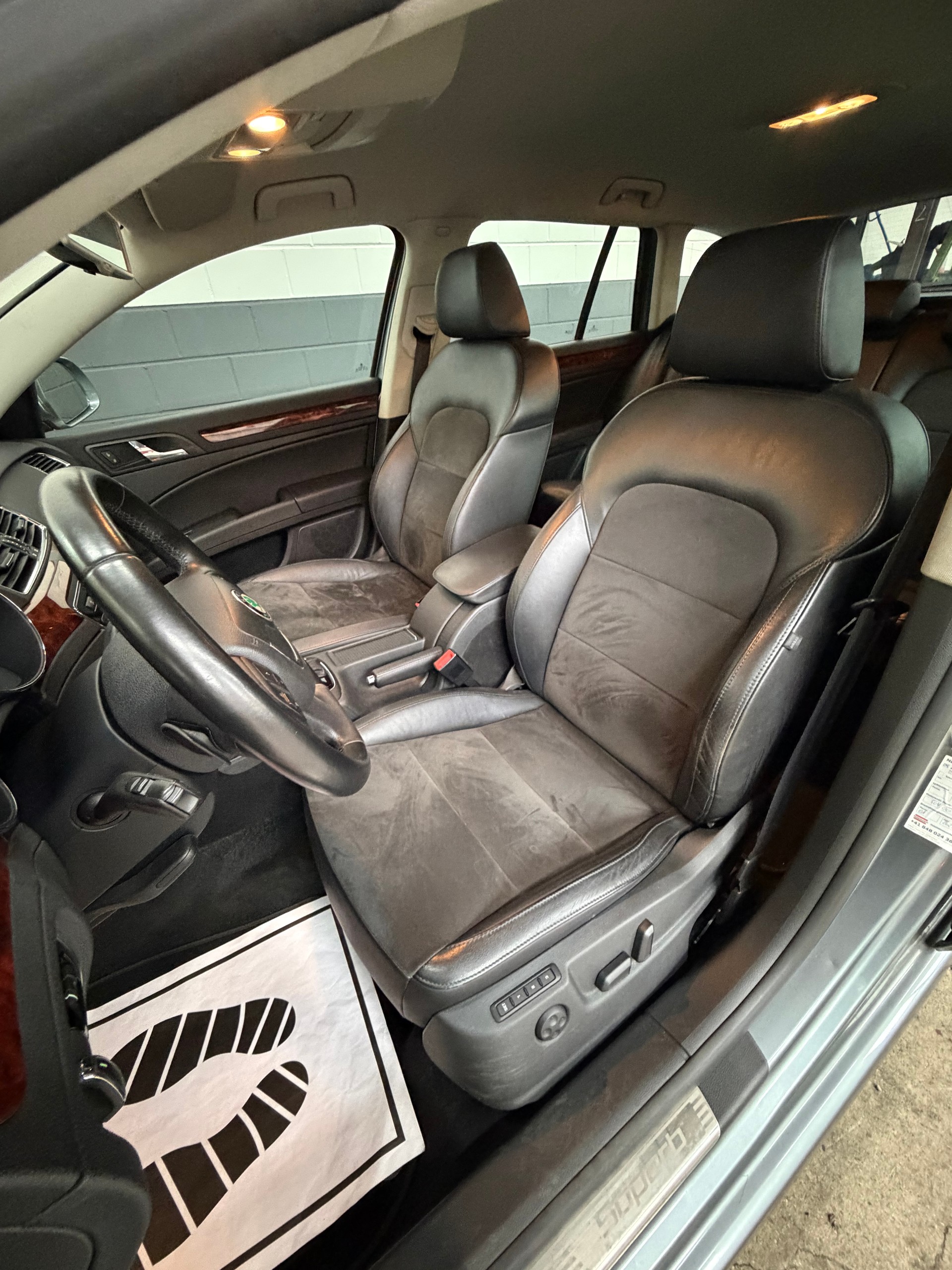 SKODA Superb Combi 1.8 TSI Elegance DSG //NEU AB MFK!-image-14