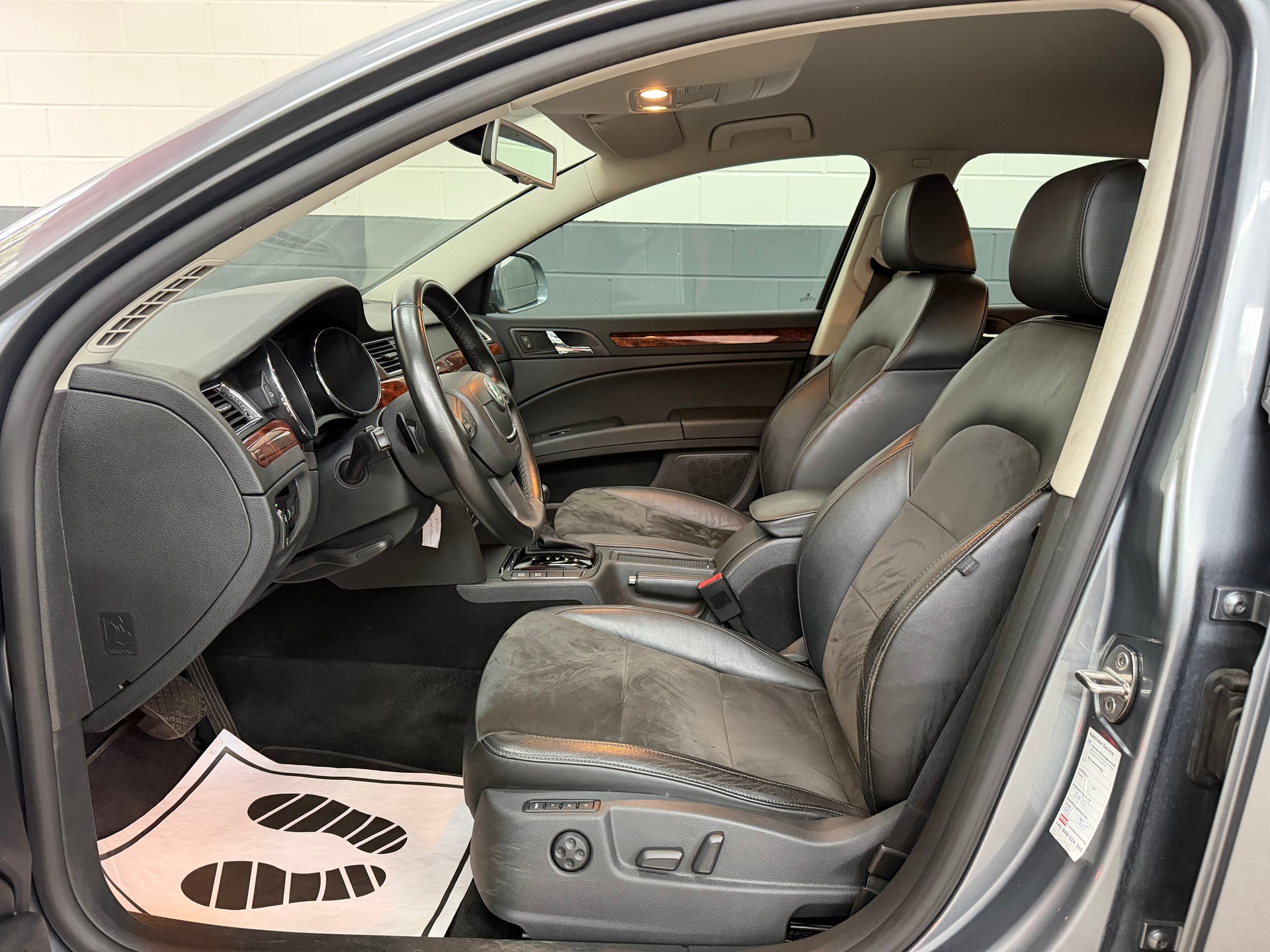 SKODA Superb Combi 1.8 TSI Elegance DSG //NEU AB MFK!-image-8