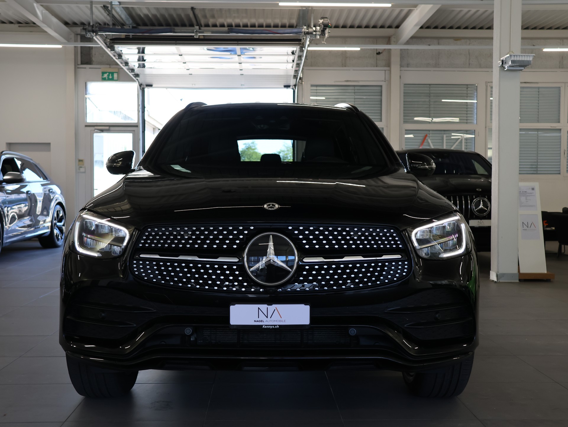 MERCEDES-BENZ GLC 300 de AMG Line 4Matic 9G-Tronic-showroom-element-2
