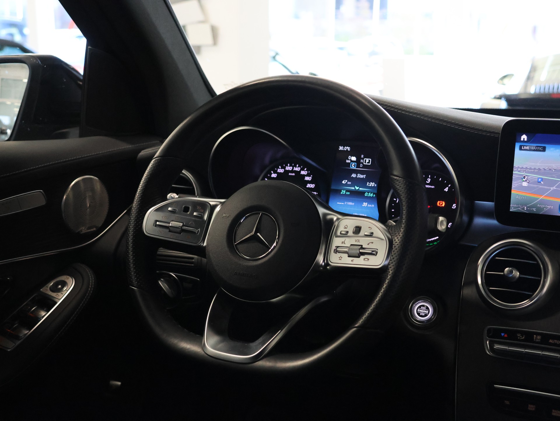 MERCEDES-BENZ GLC 300 de AMG Line 4Matic 9G-Tronic-image-16