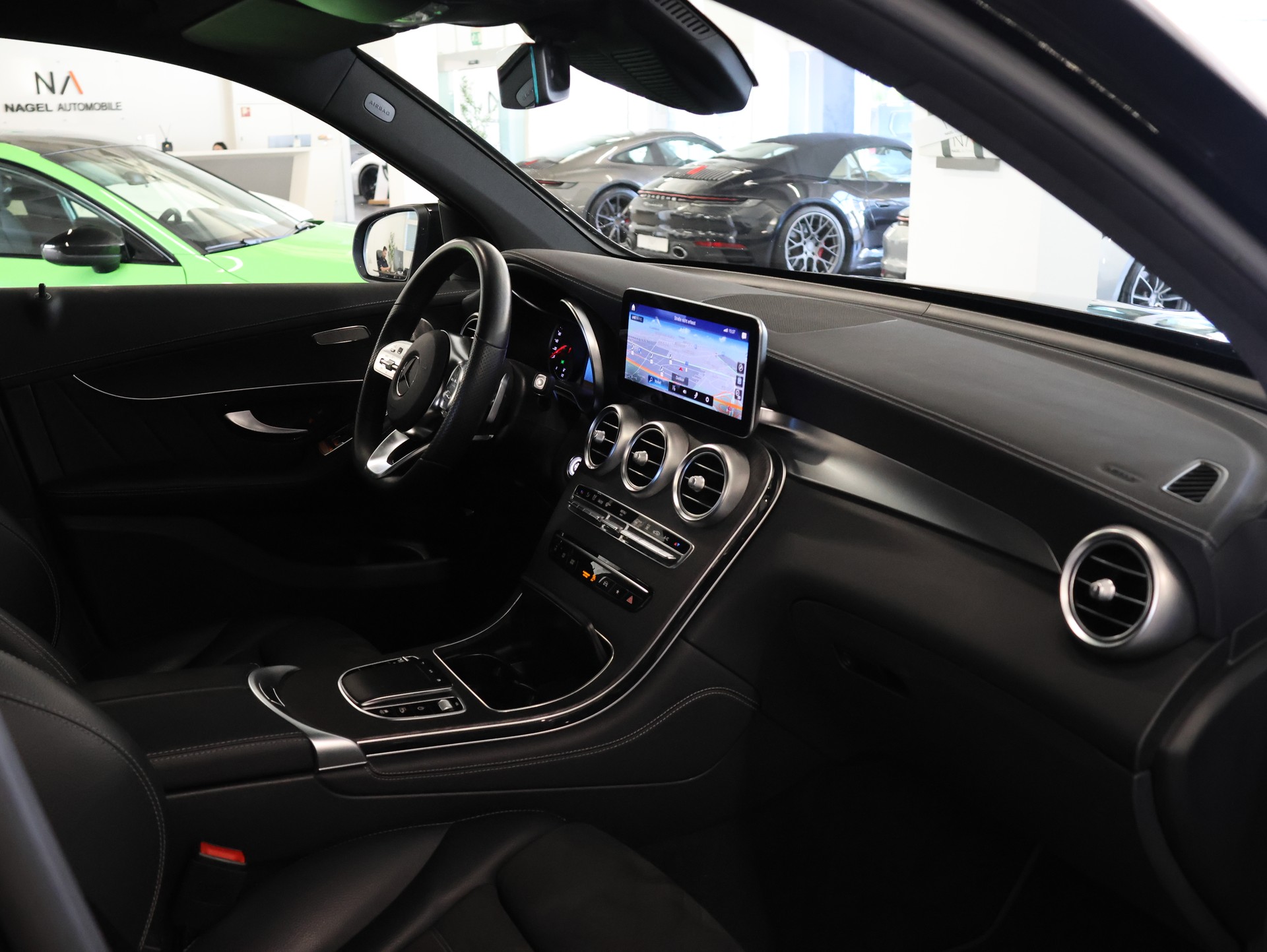 MERCEDES-BENZ GLC 300 de AMG Line 4Matic 9G-Tronic-image-13