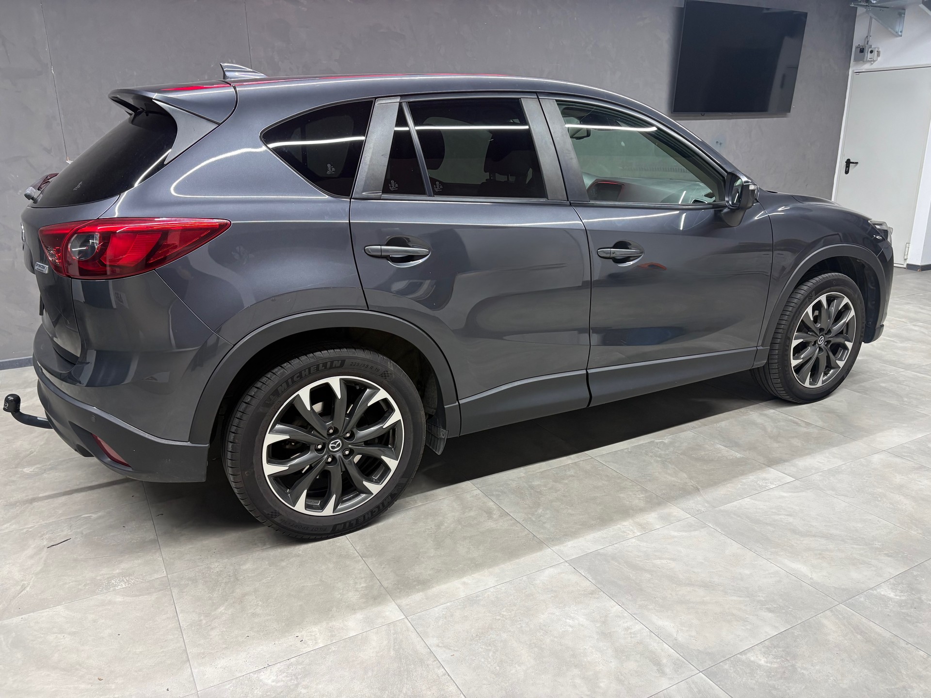 MAZDA CX-5 2.2 D HP Revolution AWD Automatic-image-1