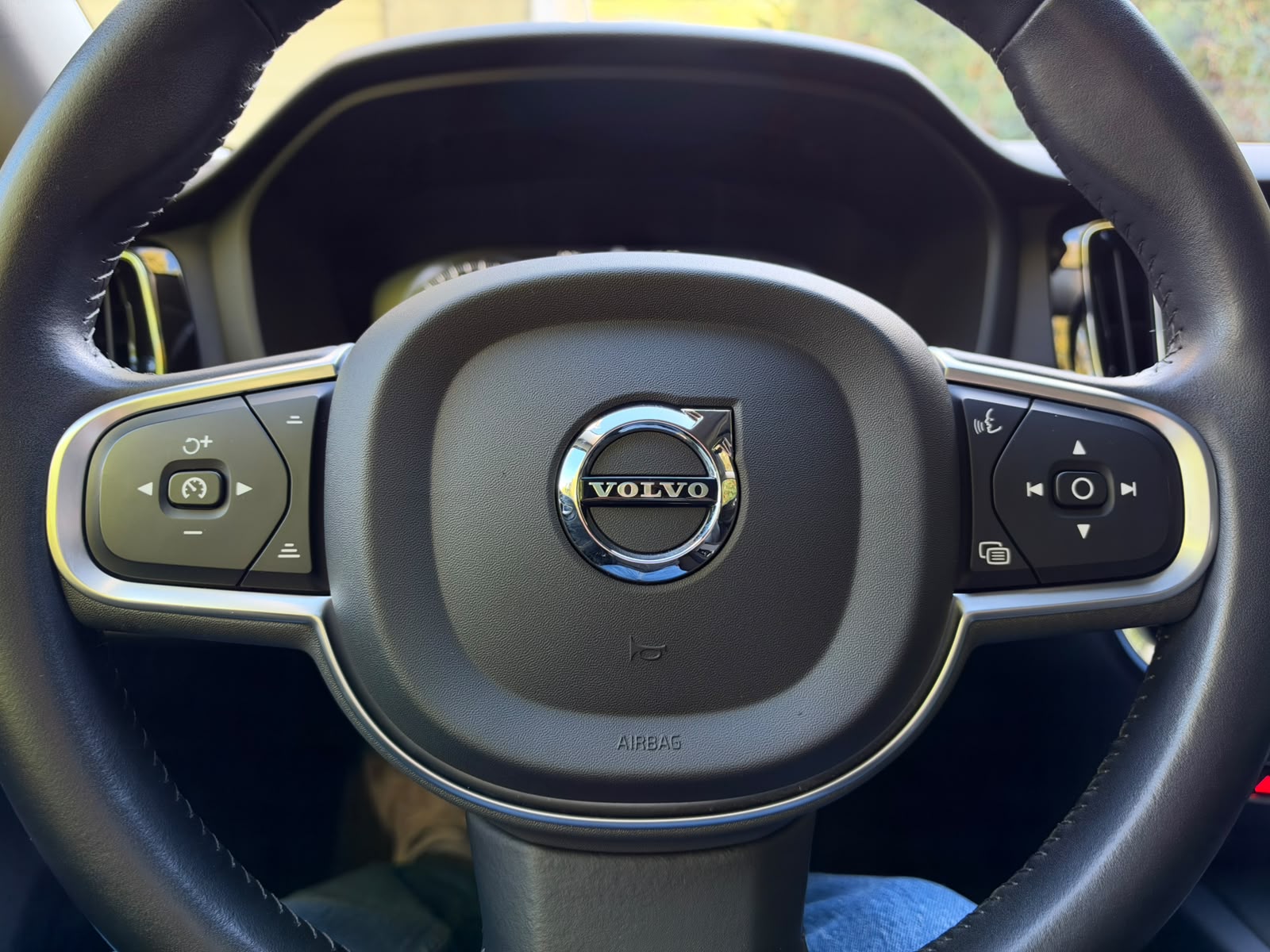 VOLVO V60 T5 Momentum Geartronic-image-22