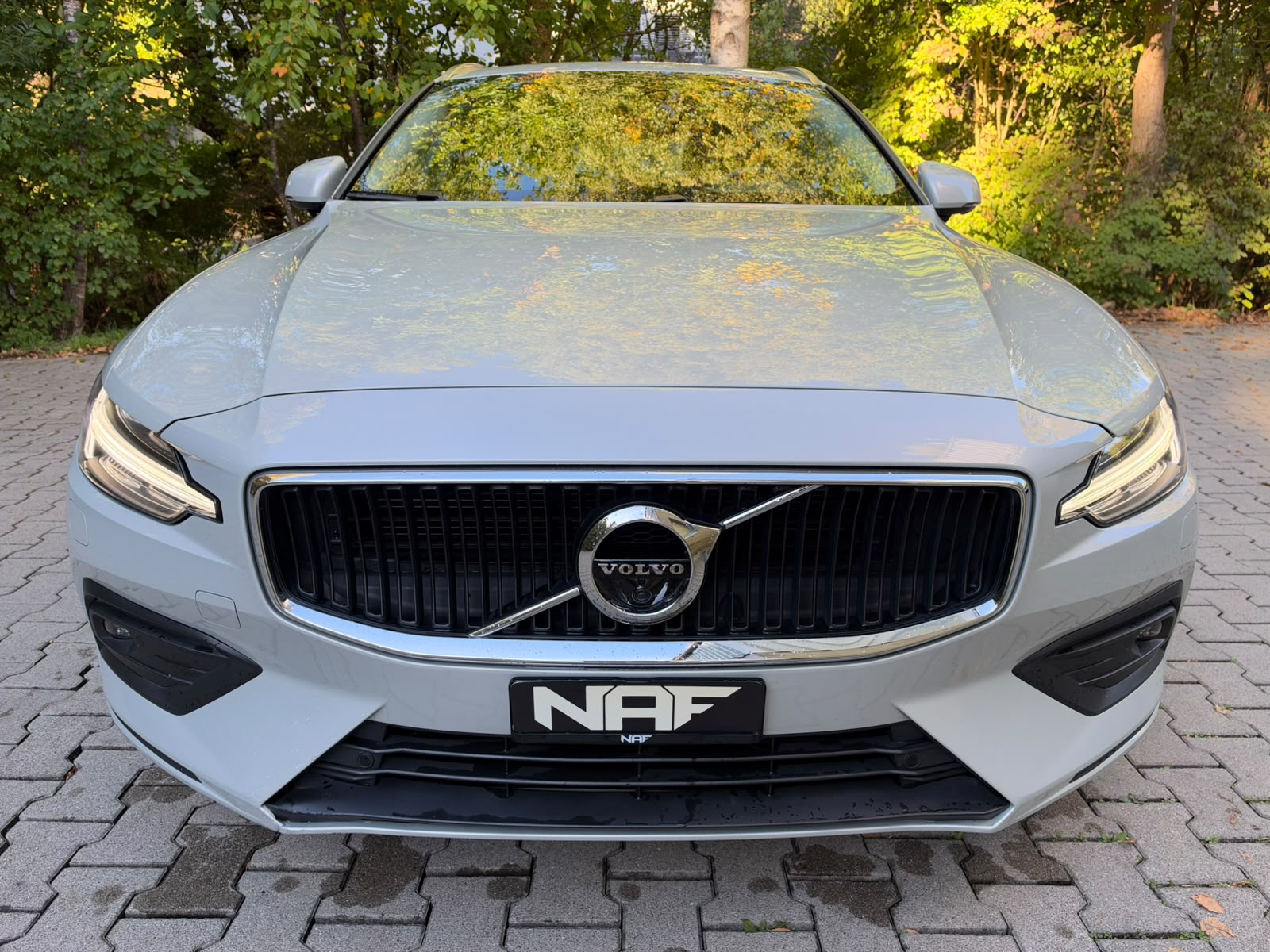 VOLVO V60 T5 Momentum Geartronic-image-7