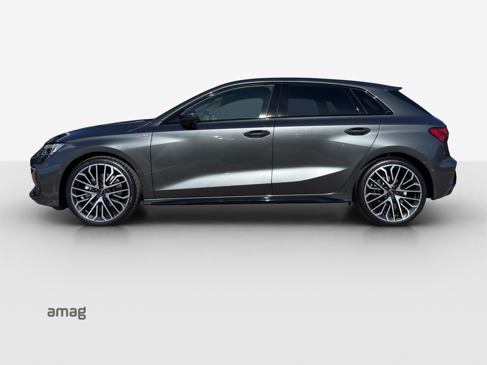 AUDI A3 Sportback TFSI 110 kW S line Attraction S tronic-image-1