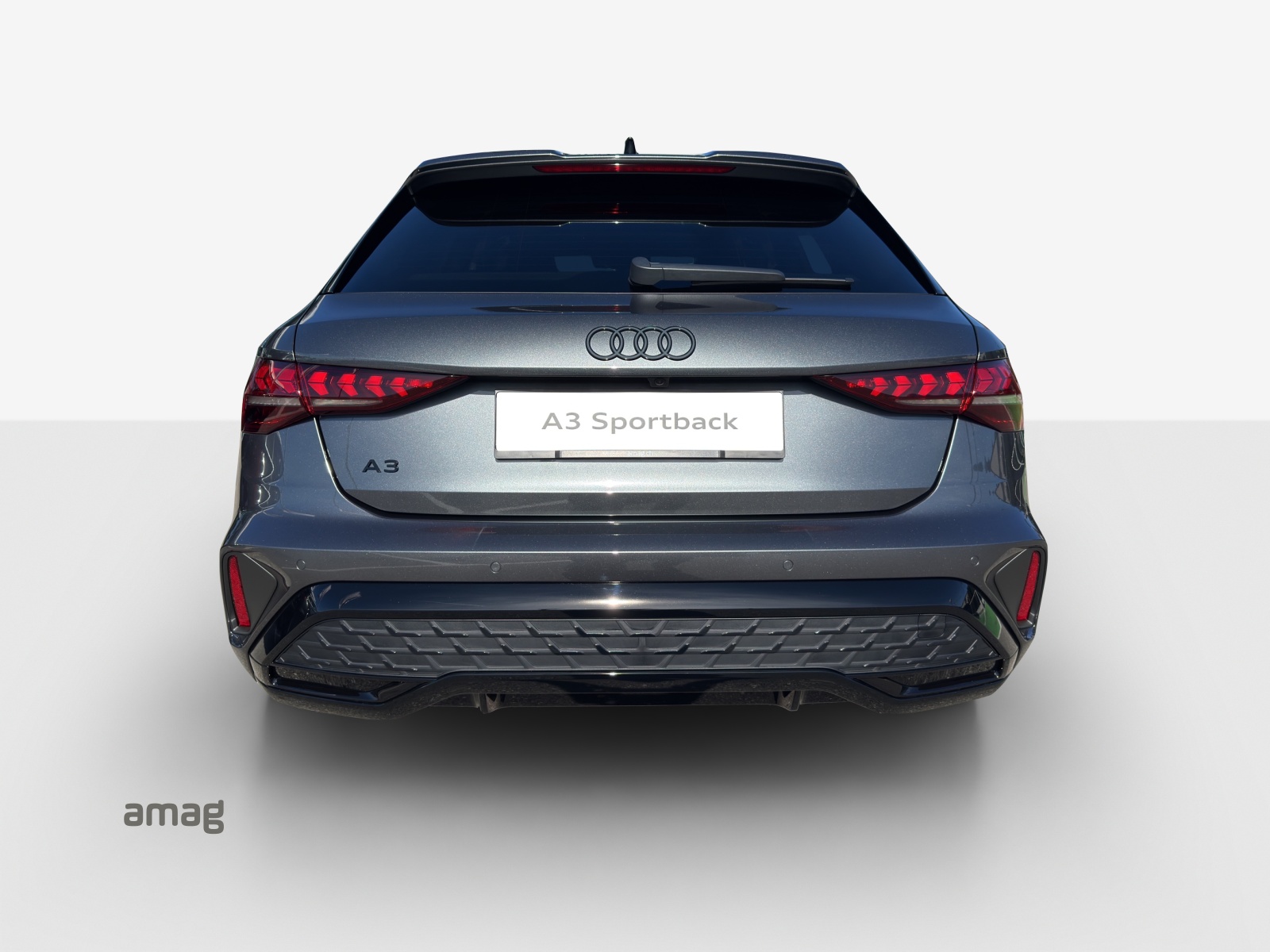 AUDI A3 Sportback TFSI 110 kW S line Attraction S tronic-image-3
