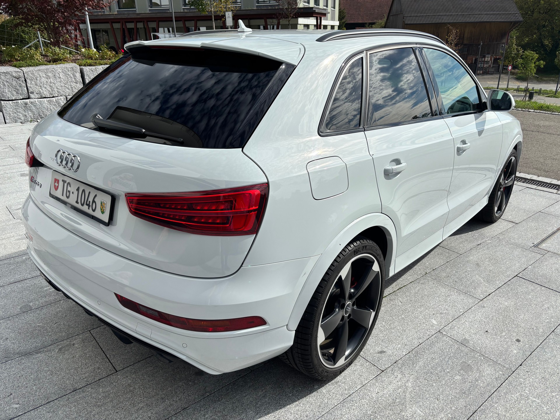 AUDI 2.5 TFSI quattro S-Tronic-image-2