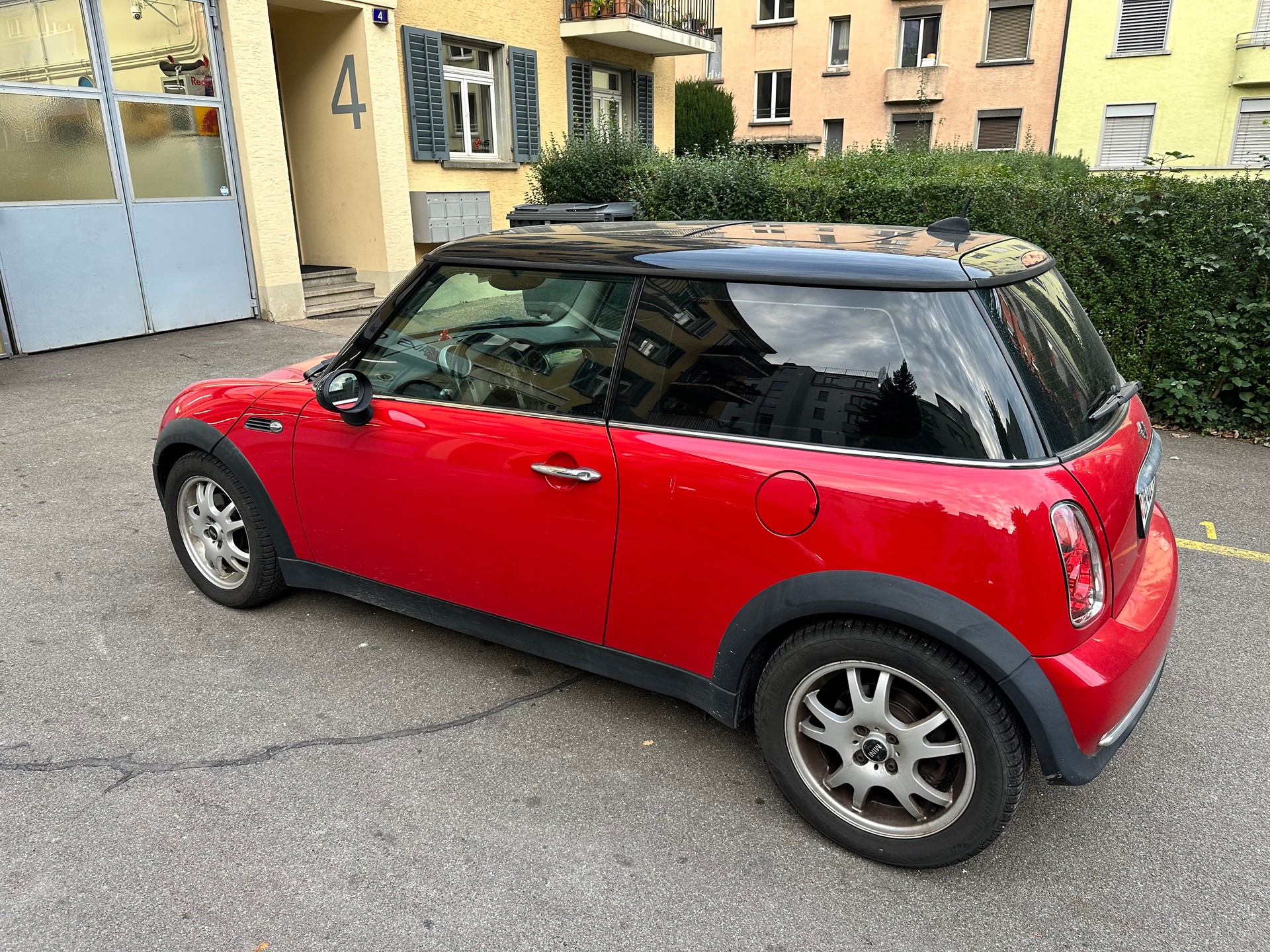 MINI Cooper Cabriolet-image-2
