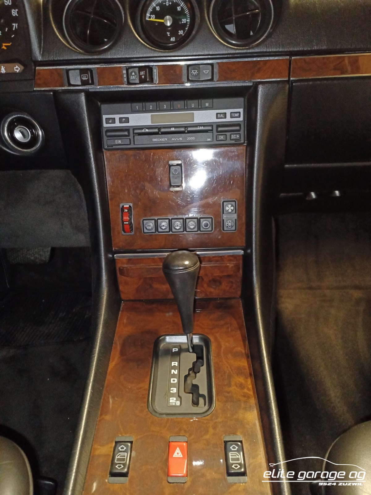 MERCEDES-BENZ 560 SL Automatic-image-13