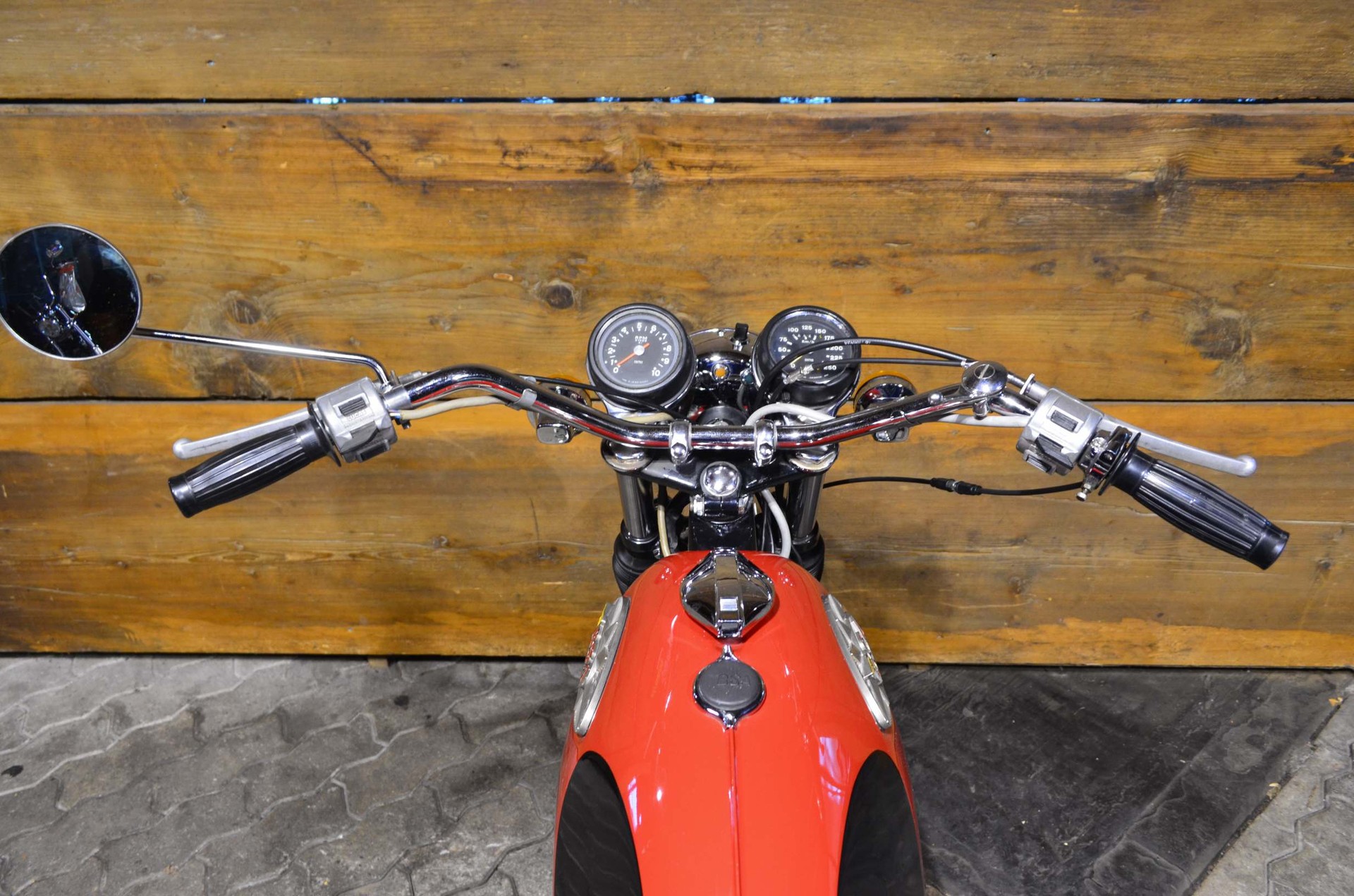 BSA A65 Thunderbolt-showroom-element-2