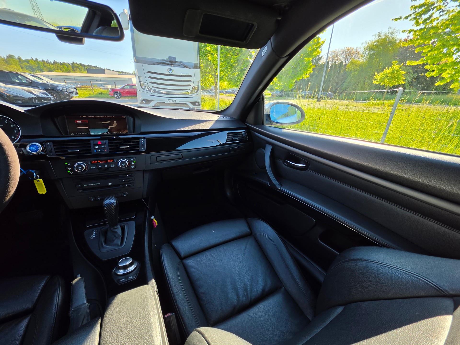 BMW 335i Coupé-image-14