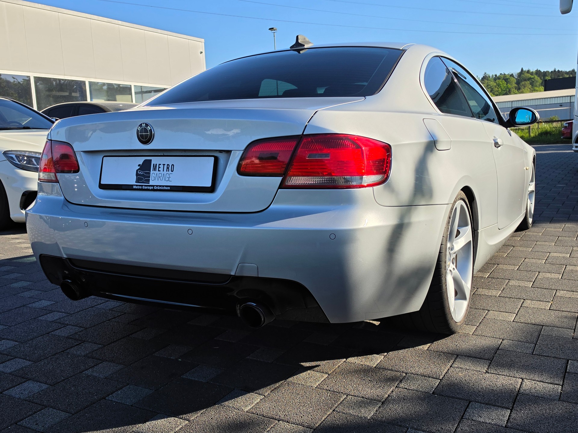 BMW 335i Coupé-image-10