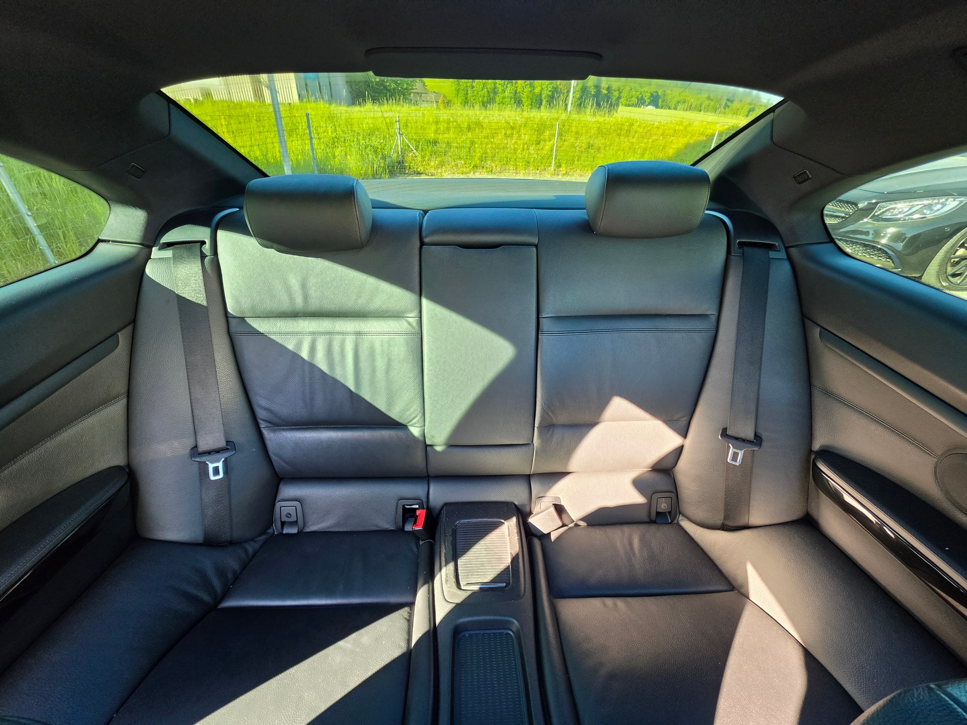 BMW 335i Coupé-image-15