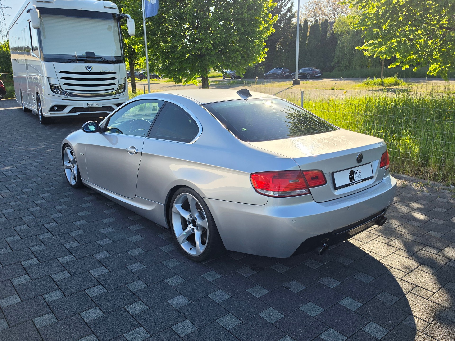 BMW 335i Coupé-image-2