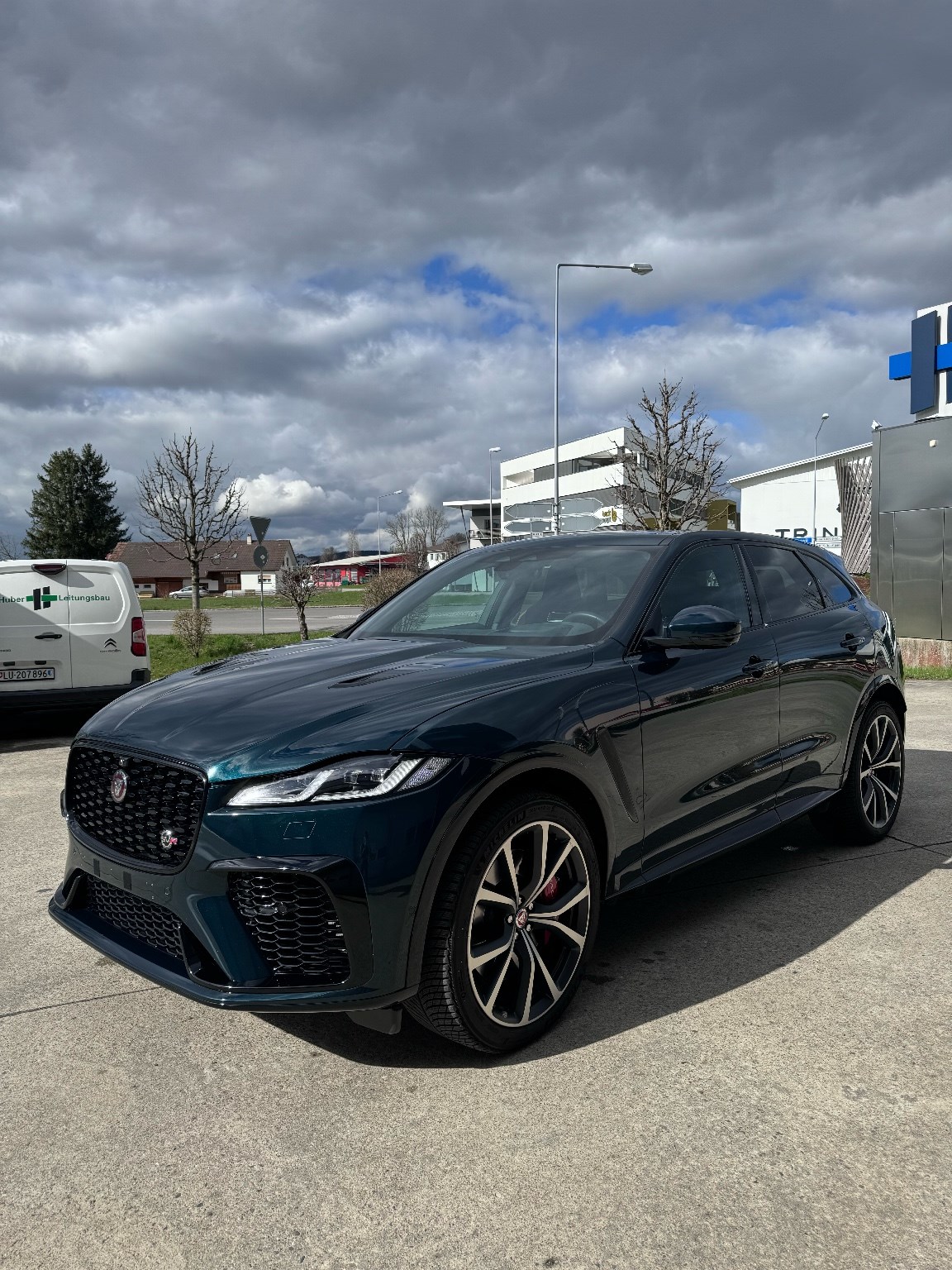 JAGUAR F-Pace 5.0 V8 SVR P550 AWD-image-4