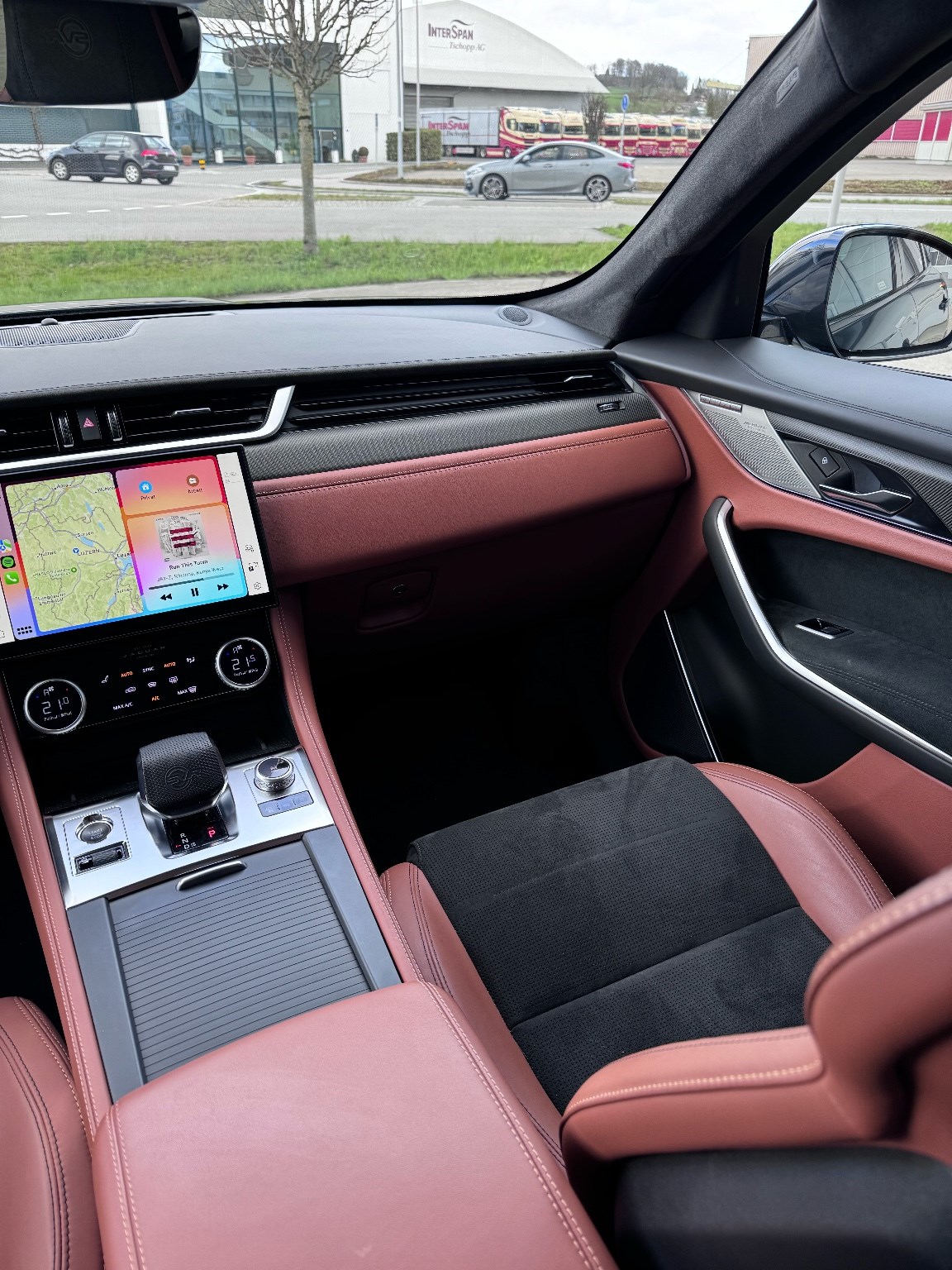 JAGUAR F-Pace 5.0 V8 SVR P550 AWD-image-14