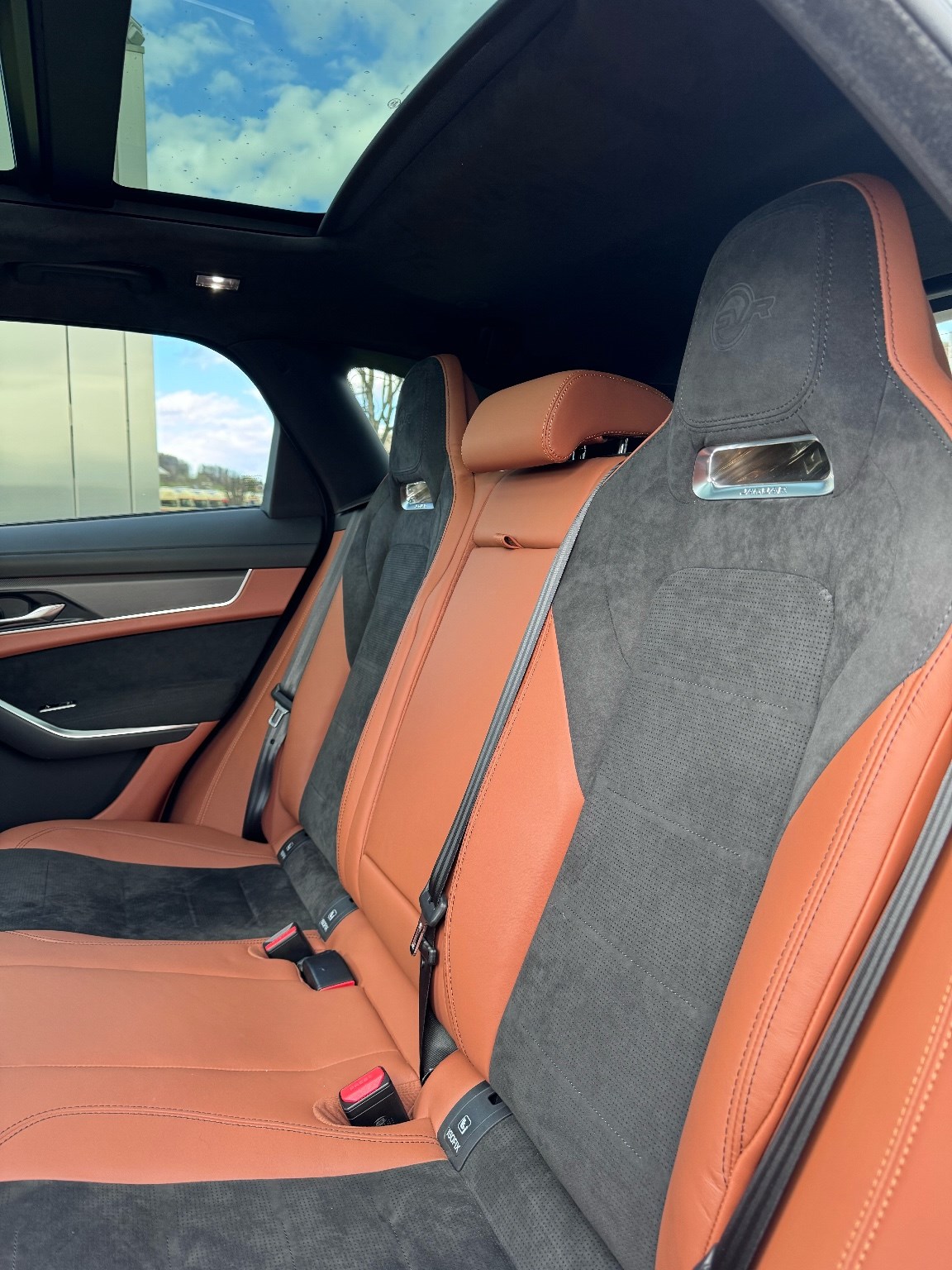 JAGUAR F-Pace 5.0 V8 SVR P550 AWD-image-17