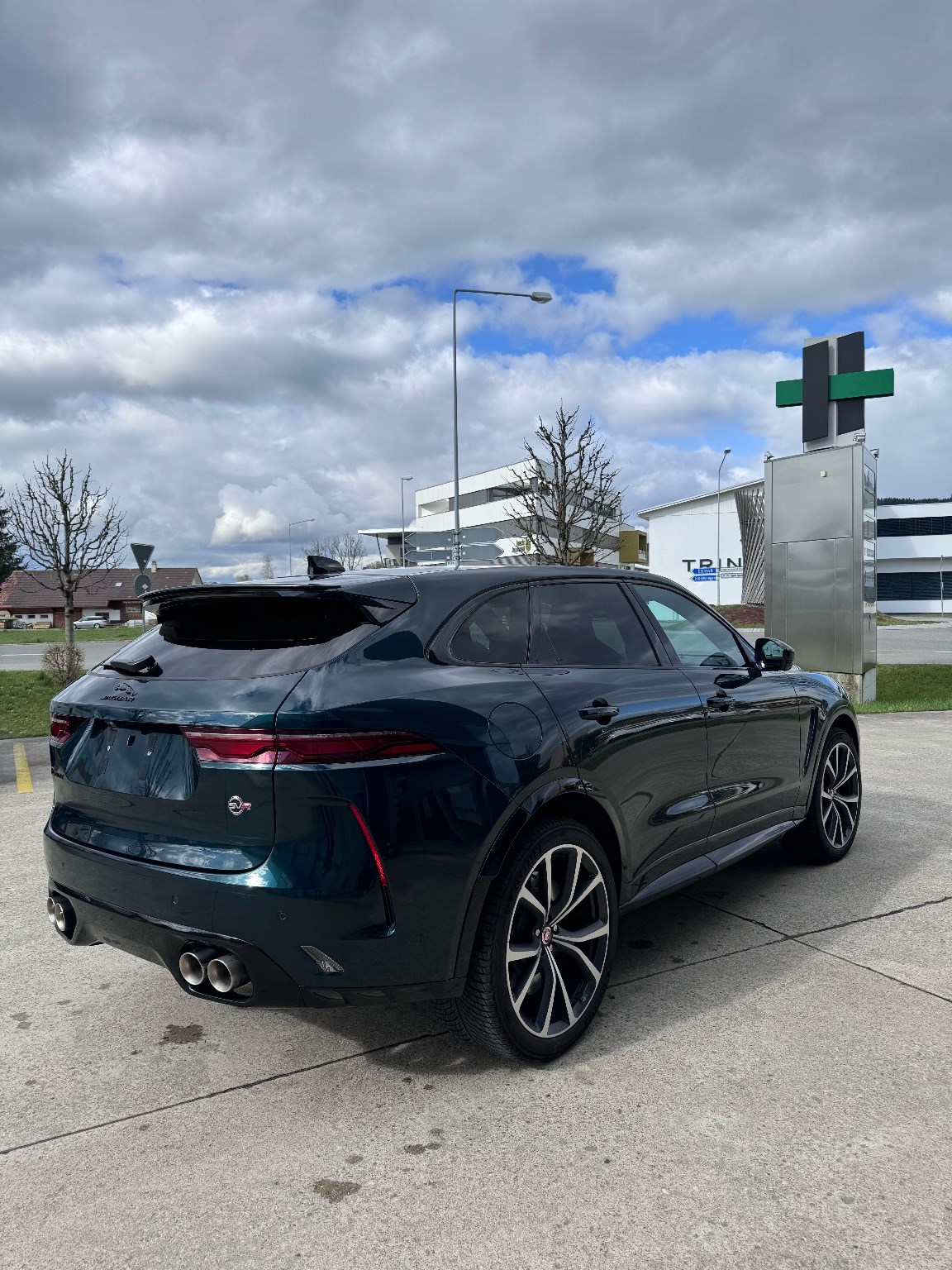 JAGUAR F-Pace 5.0 V8 SVR P550 AWD-image-7
