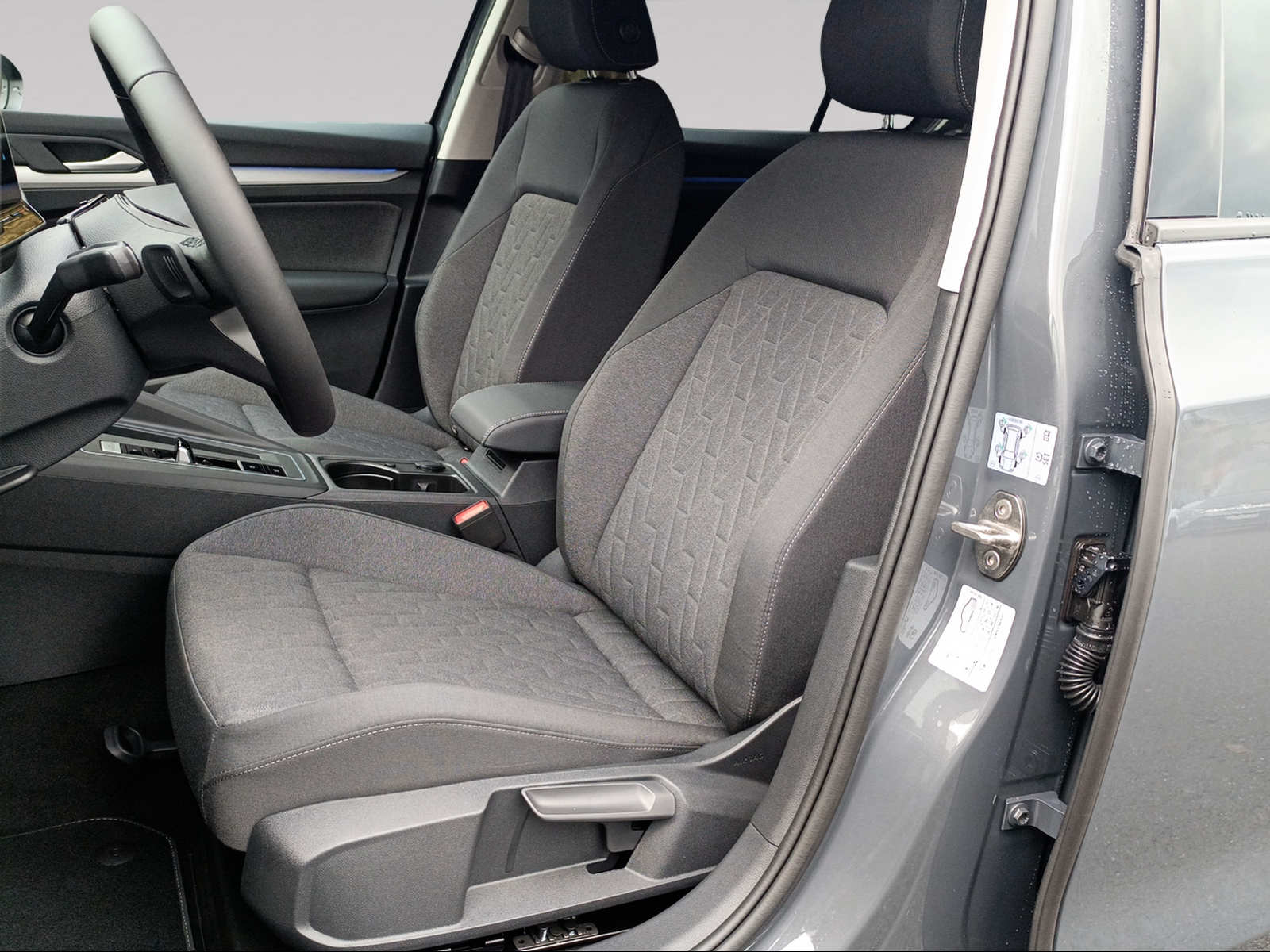 VW Golf 1.5 e TSI mHEV United DSG-image-7