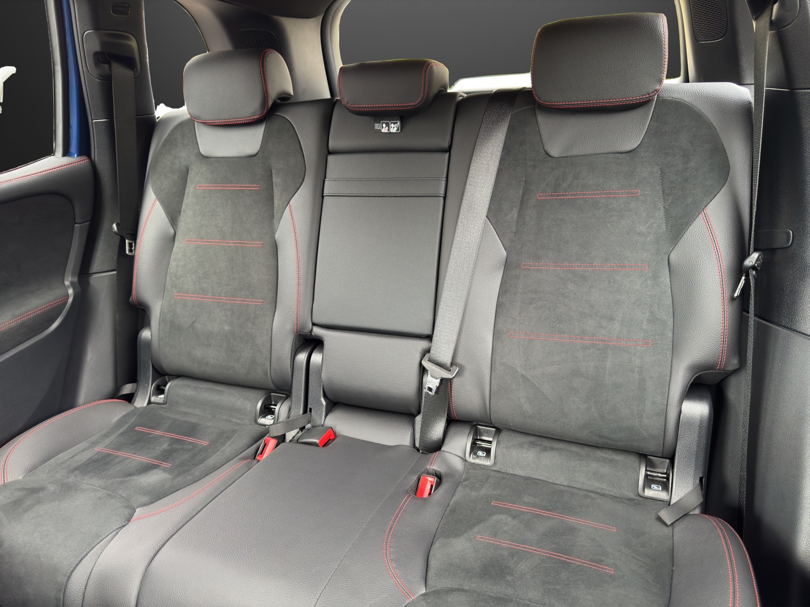 MERCEDES-BENZ GLB 220 4Matic 8G-Tronic-image-14