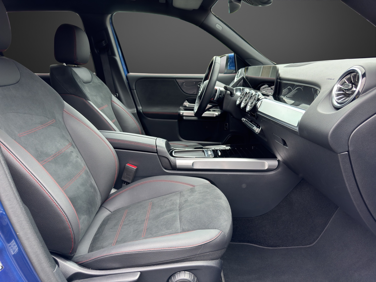 MERCEDES-BENZ GLB 220 4Matic 8G-Tronic-image-11