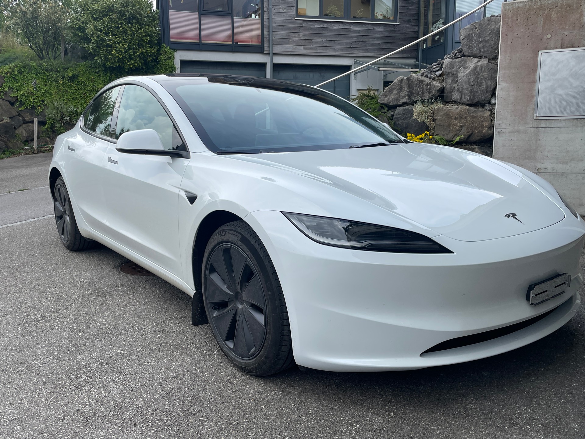 TESLA Model 3 Long Range Dual Motor AWD mit Blinker- und Wählhebel & 4Winterräder-image-1