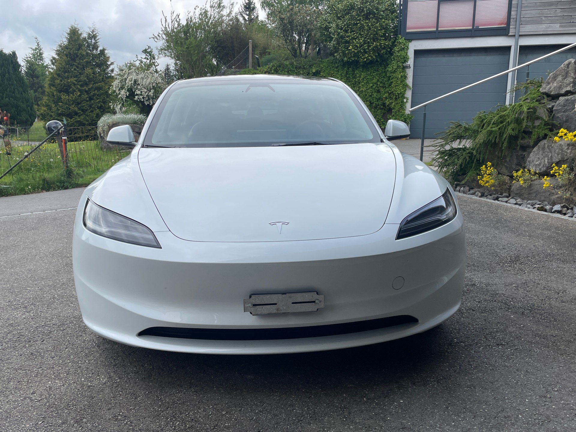 TESLA Model 3 Long Range Dual Motor AWD mit Blinker- und Wählhebel & 4Winterräder-image-2