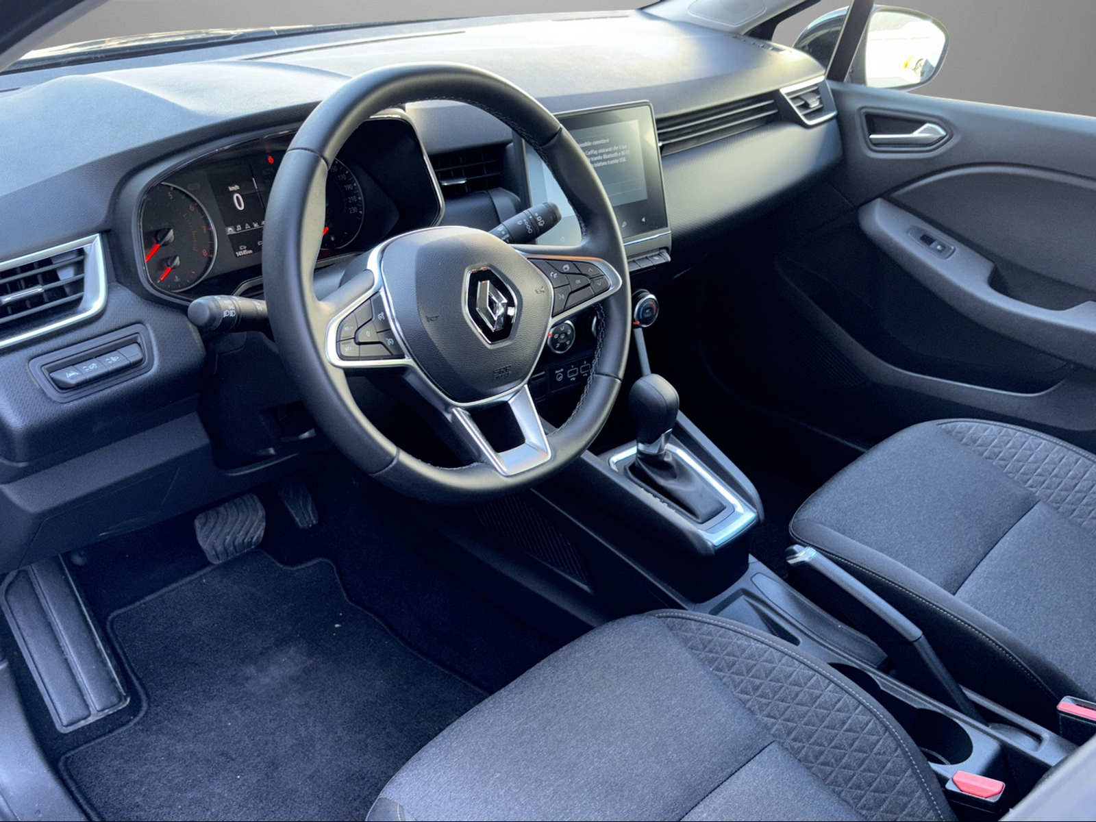 RENAULT Clio 1.0 Equilibre CVT-image-7