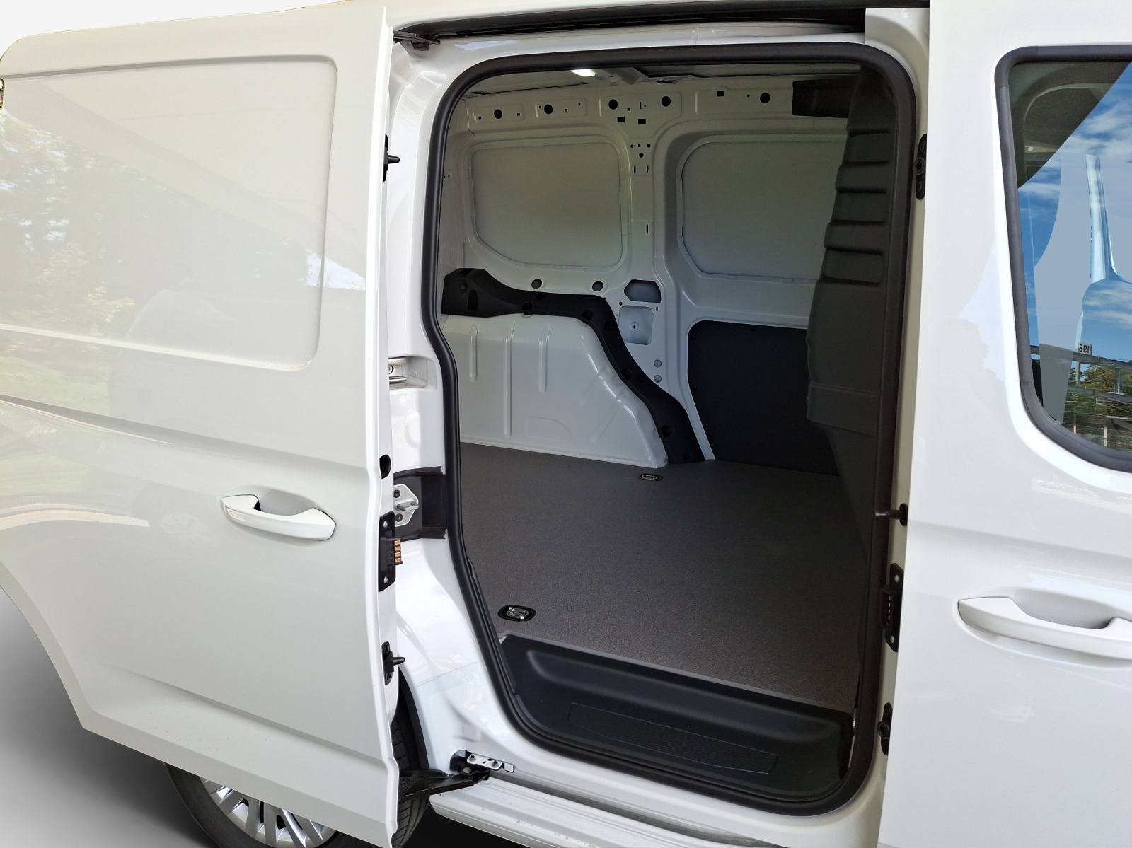 VW Caddy Cargo 2.0TDI-image-11