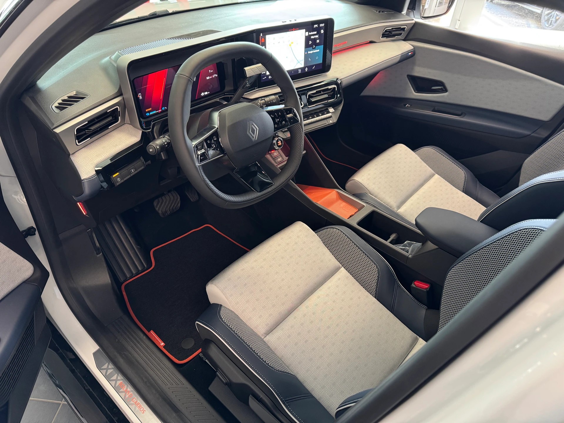 RENAULT R5 E-Tech Roland Garros 52kwh Comfort Range-image-9