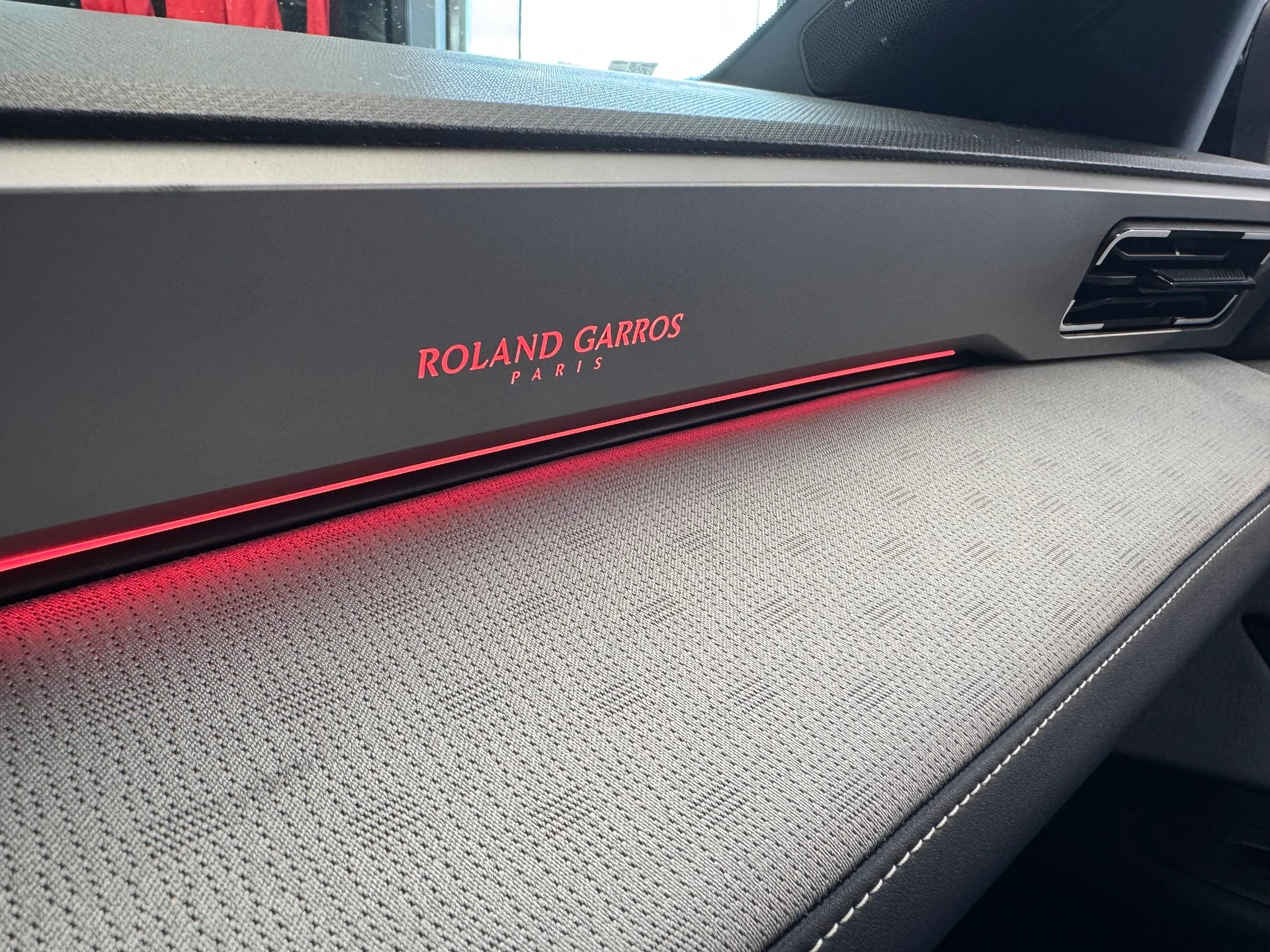 RENAULT R5 E-Tech Roland Garros 52kwh Comfort Range-image-13