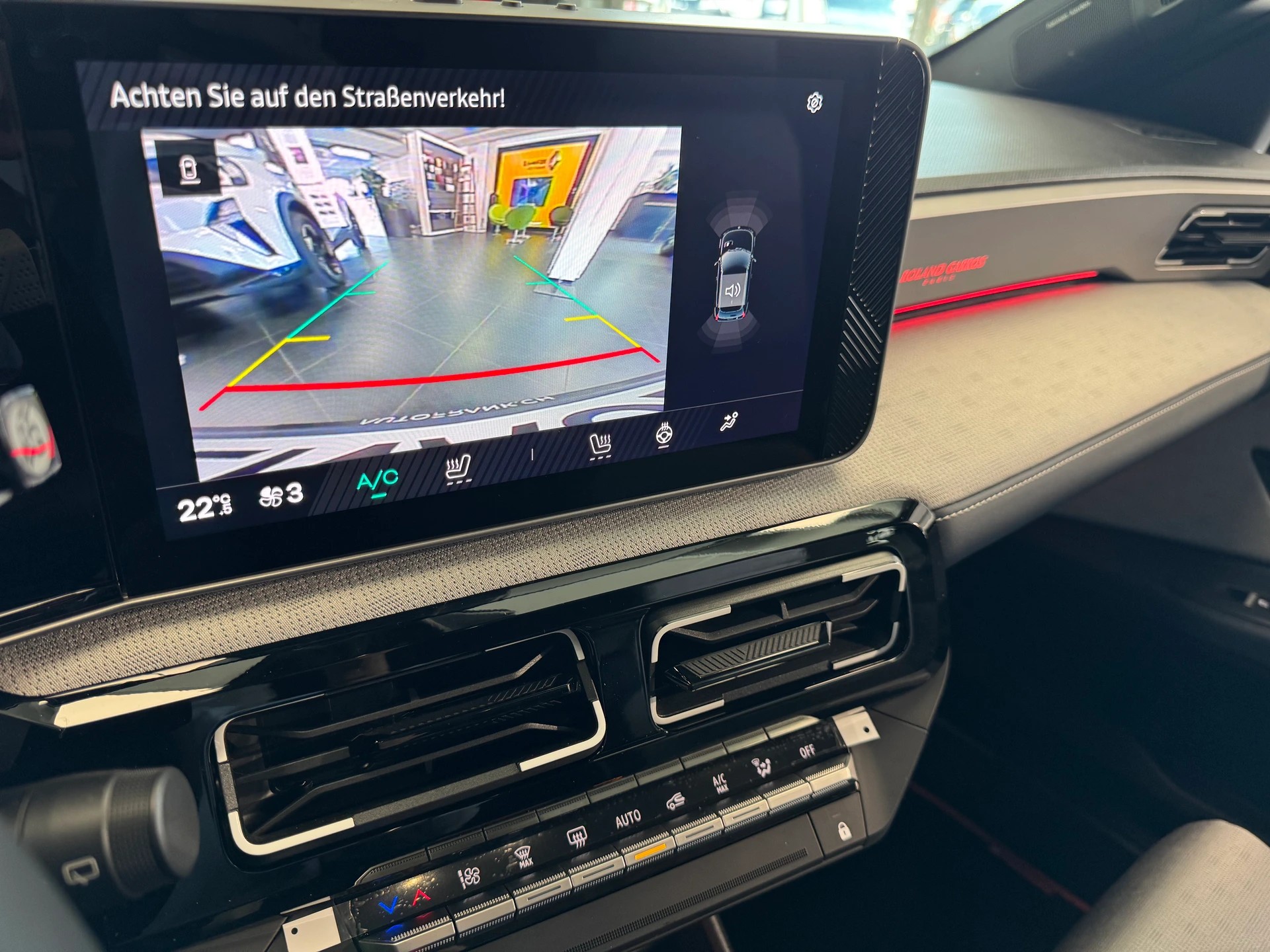 RENAULT R5 E-Tech Roland Garros 52kwh Comfort Range-image-23