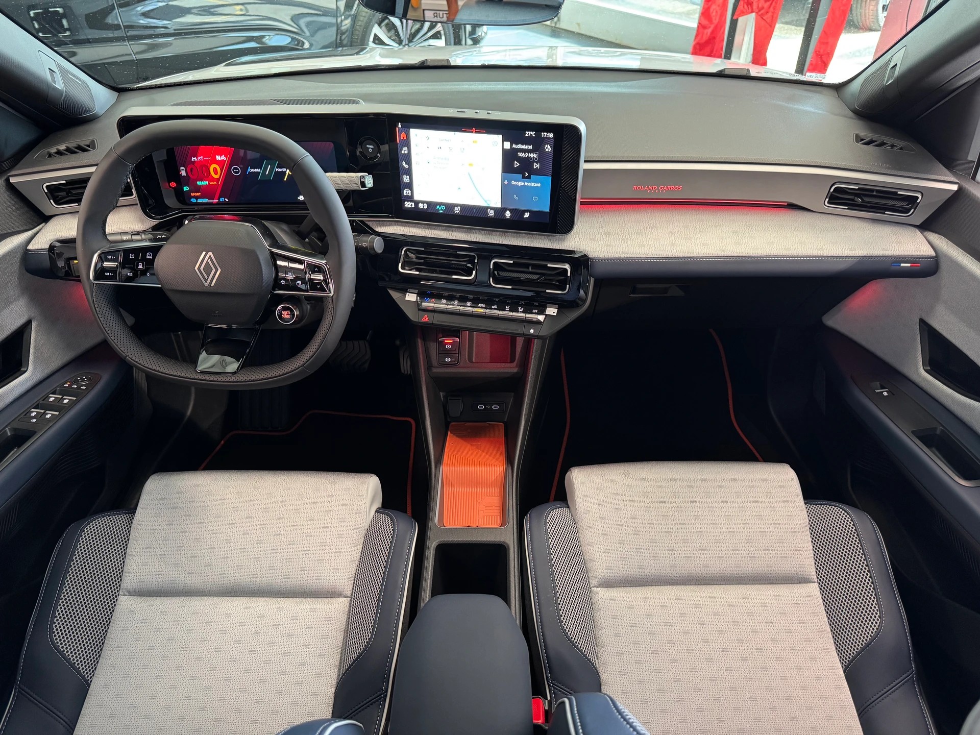 RENAULT R5 E-Tech Roland Garros 52kwh Comfort Range-image-10