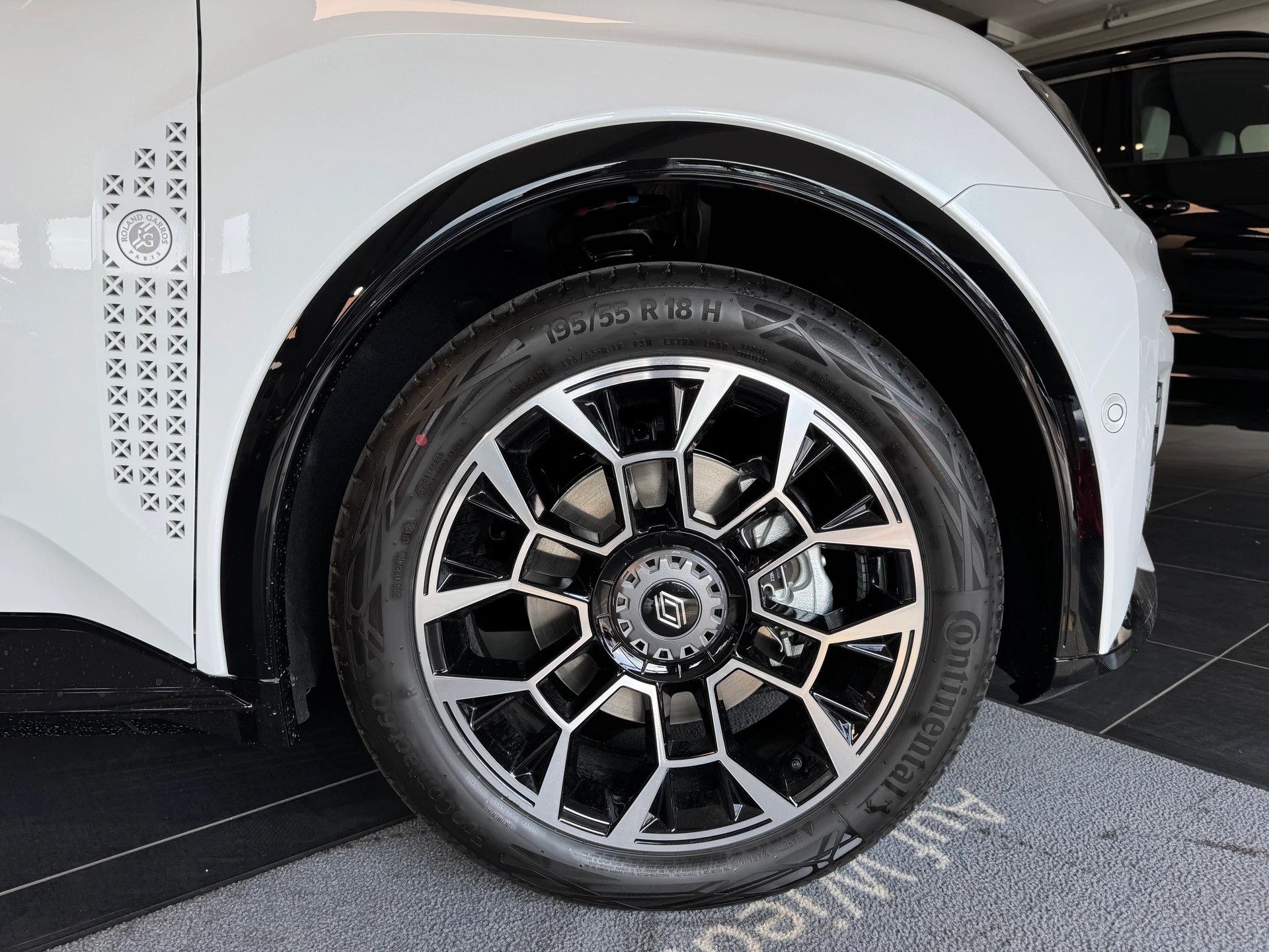 RENAULT R5 E-Tech Roland Garros 52kwh Comfort Range-image-5