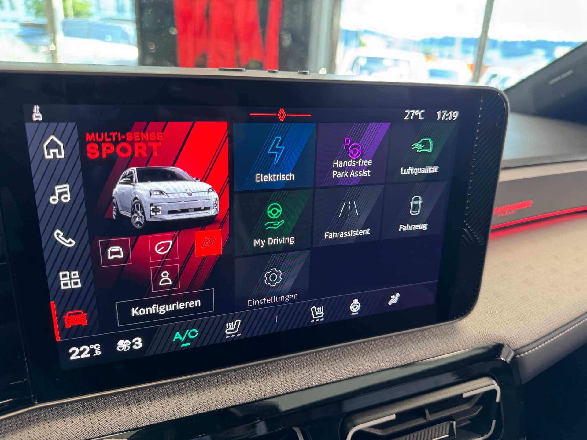 RENAULT R5 E-Tech Roland Garros 52kwh Comfort Range-image-24