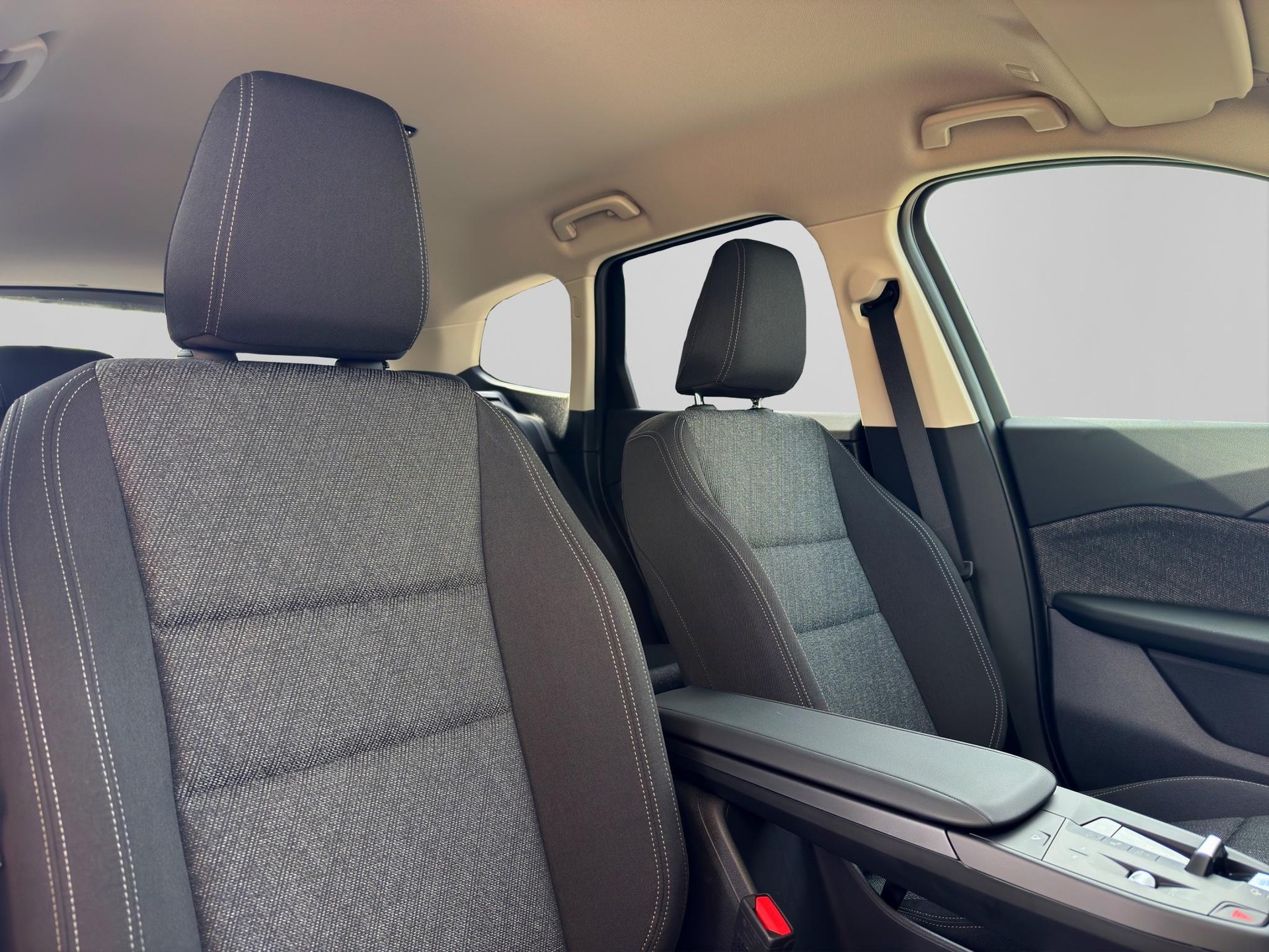 BMW iX1 20 eDrive-image-15