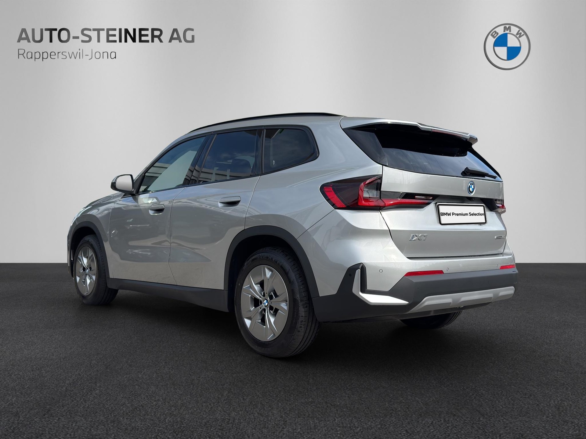 BMW iX1 20 eDrive-image-2