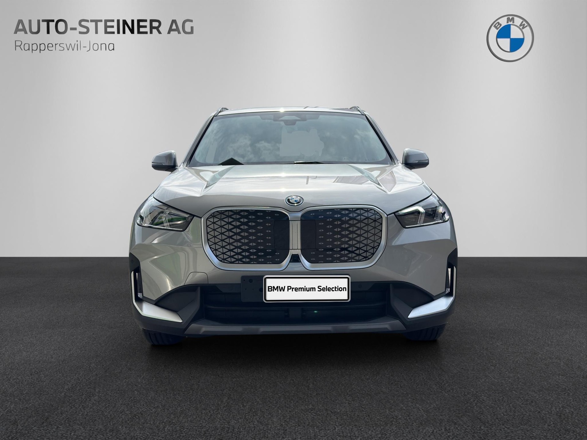 BMW iX1 20 eDrive-image-6