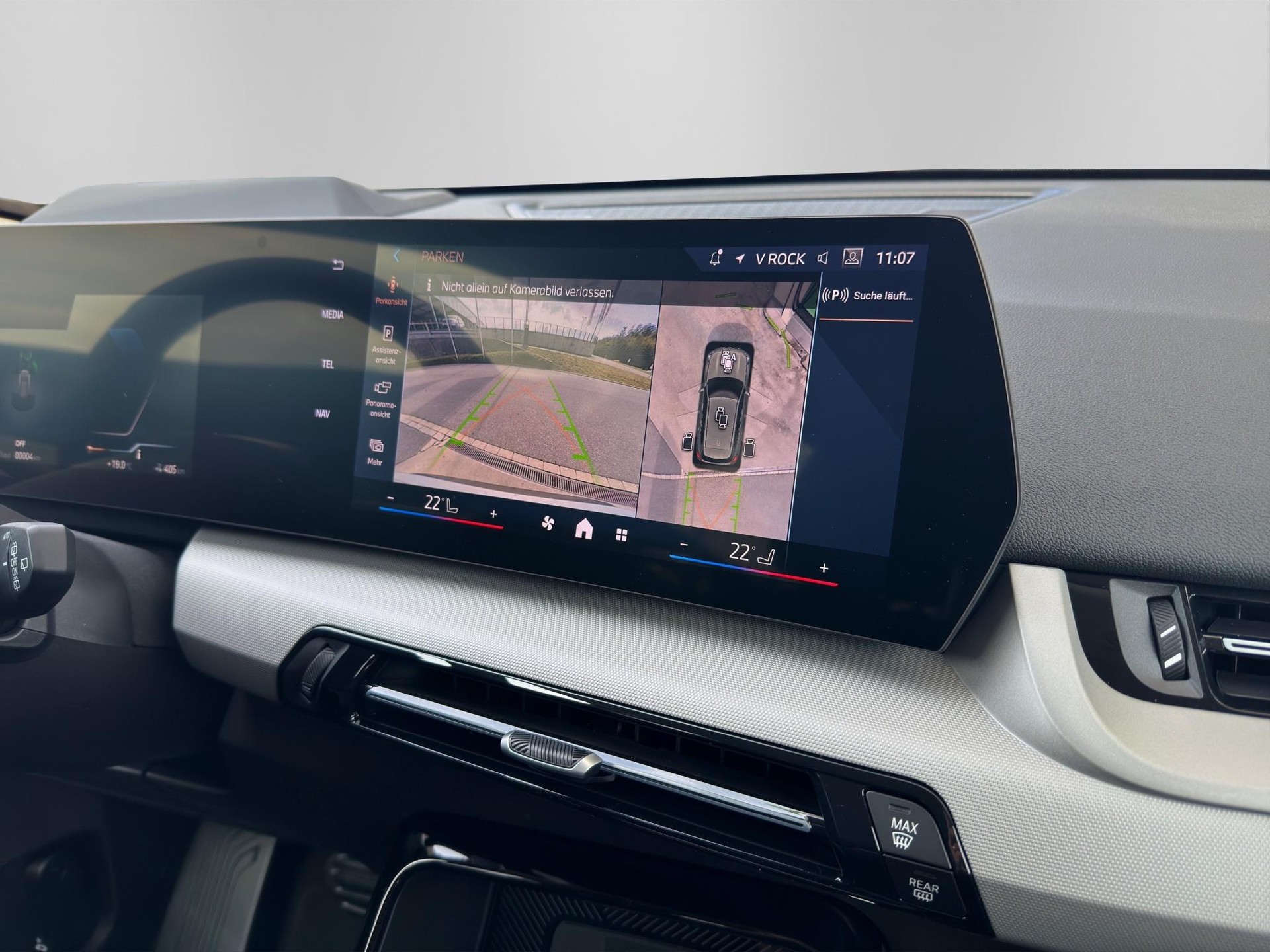 BMW iX1 20 eDrive-image-13