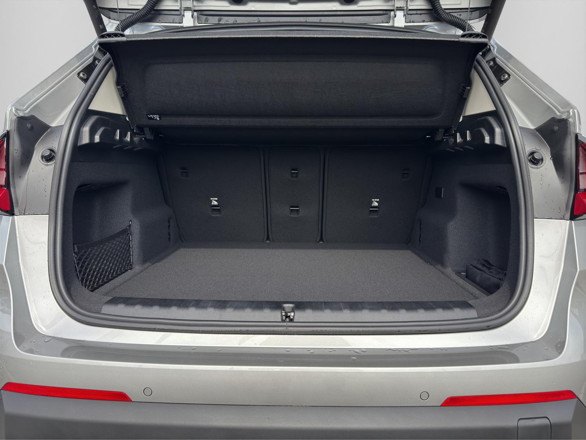 BMW iX1 20 eDrive-image-18