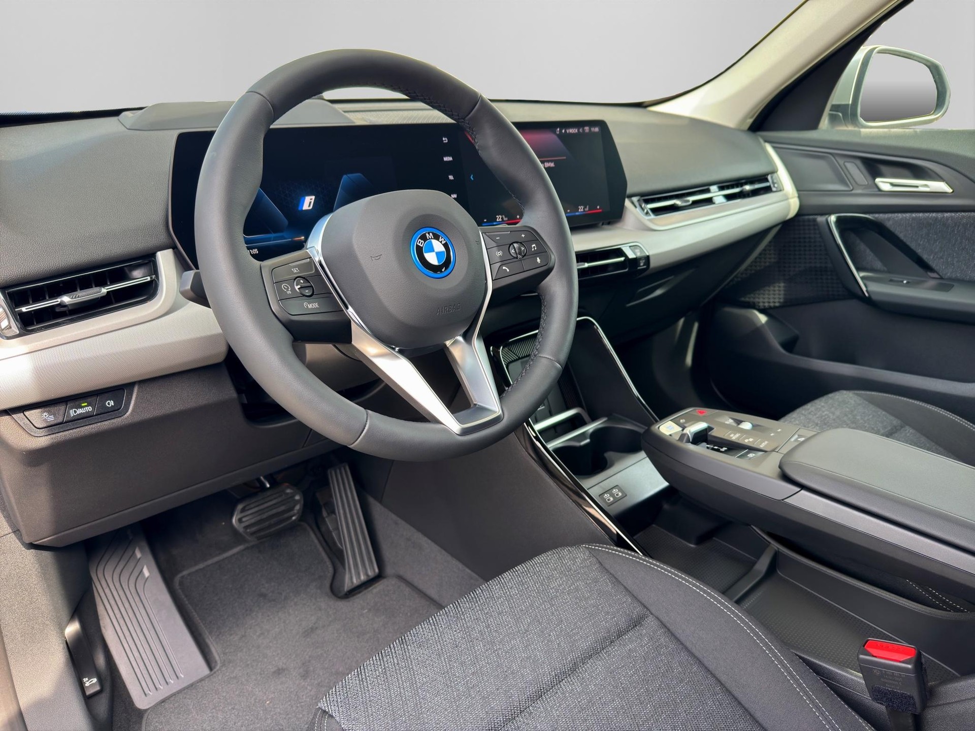 BMW iX1 20 eDrive-image-9