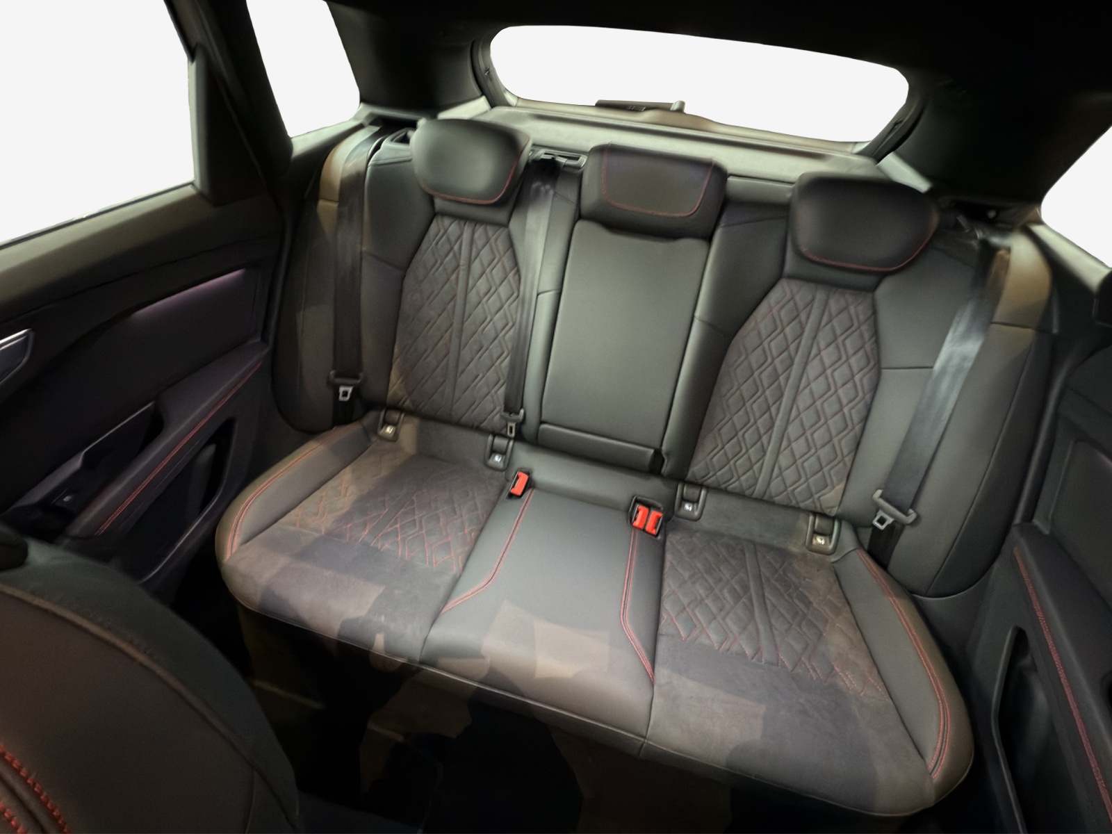 AUDI Q4 e-tron 45 Edition Swiss Ski quattro-image-11