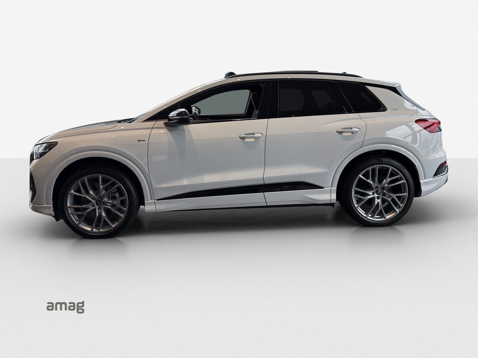 AUDI Q4 e-tron 45 Edition Swiss Ski quattro-image-1