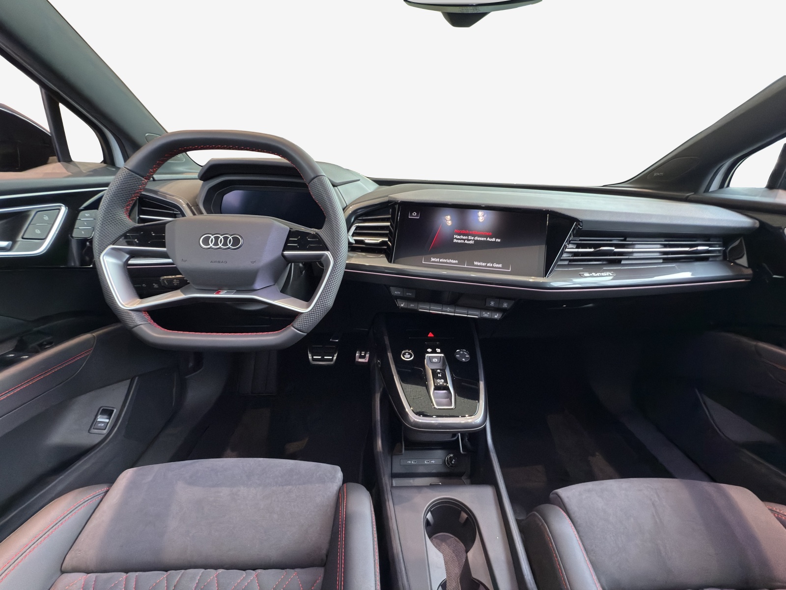 AUDI Q4 e-tron 45 Edition Swiss Ski quattro-image-8