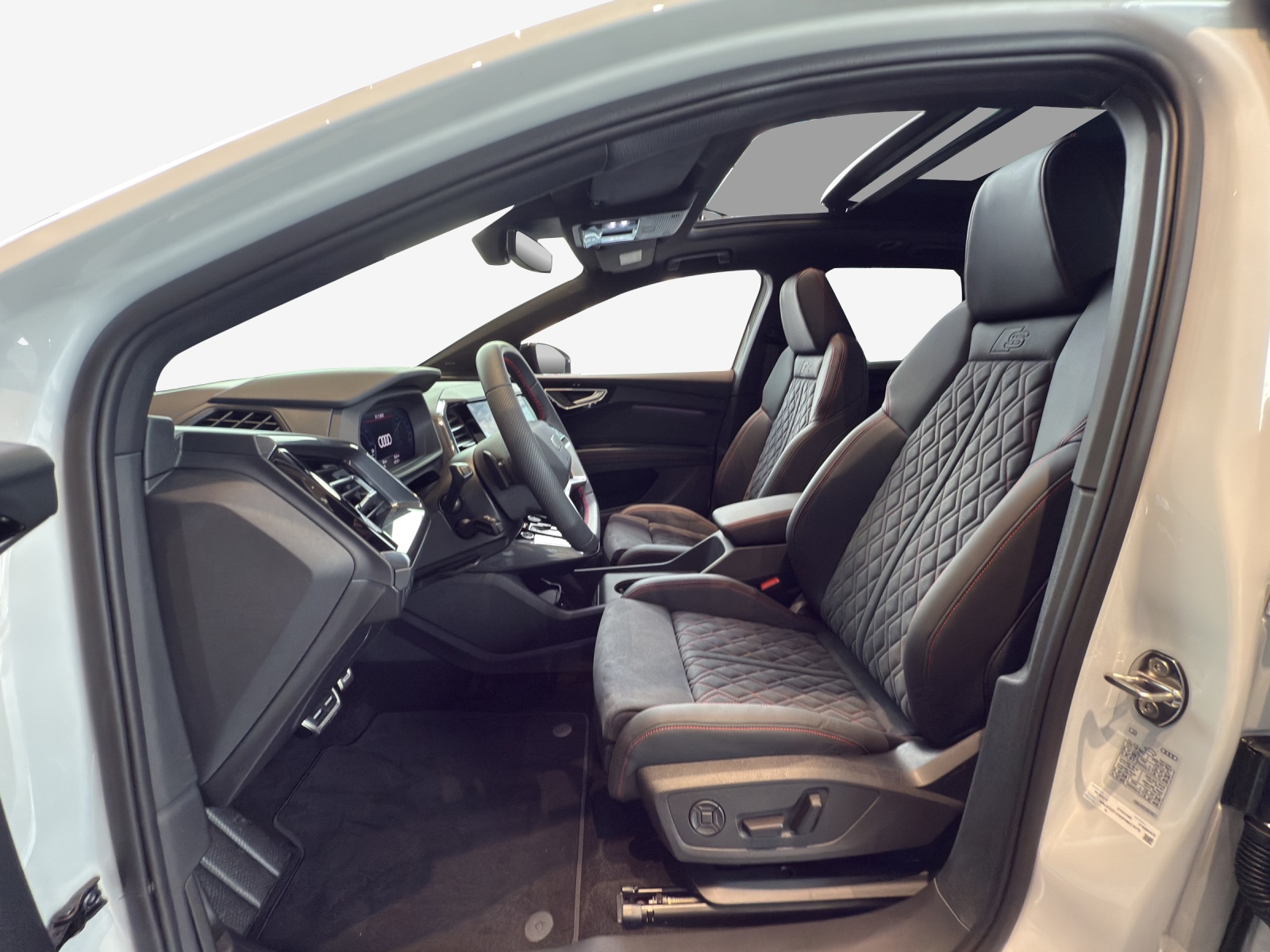 AUDI Q4 e-tron 45 Edition Swiss Ski quattro-image-7