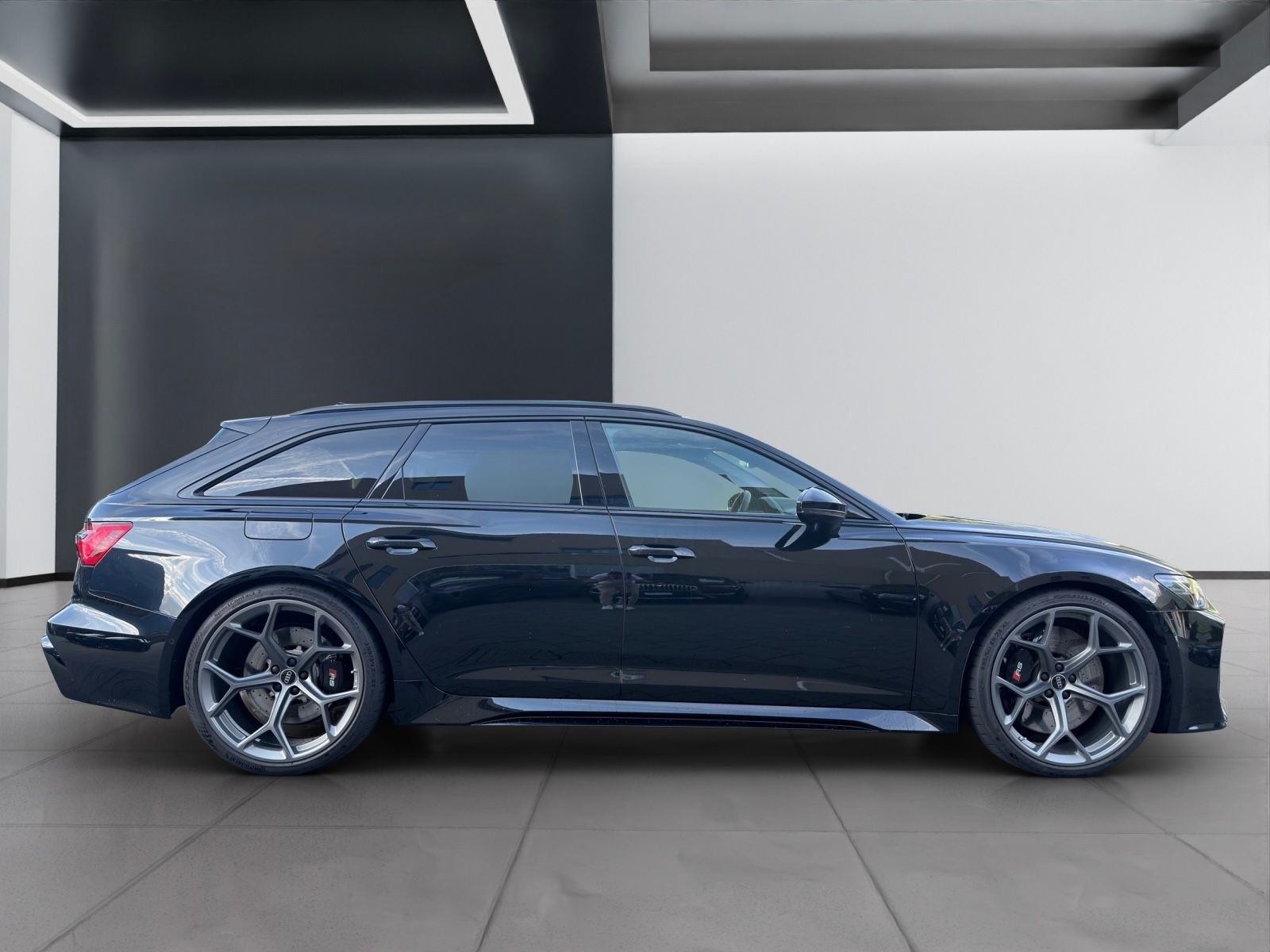 AUDI RS6 Avant 4.0 TFSI V8 Performance quattro-image-6