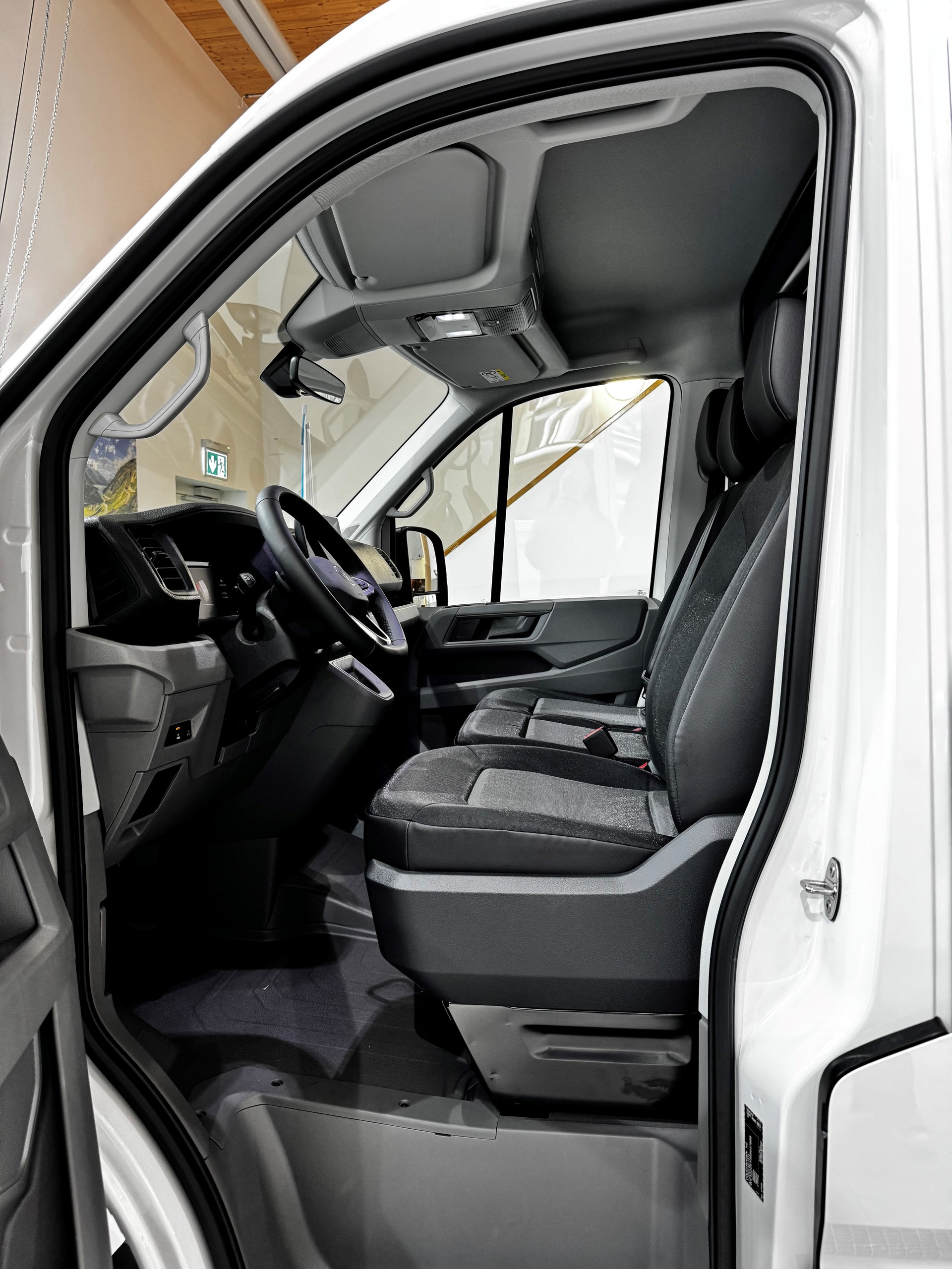 VW Crafter 35 Kaw. 3640 2.0 BI-TDI 177 4Motion-image-3