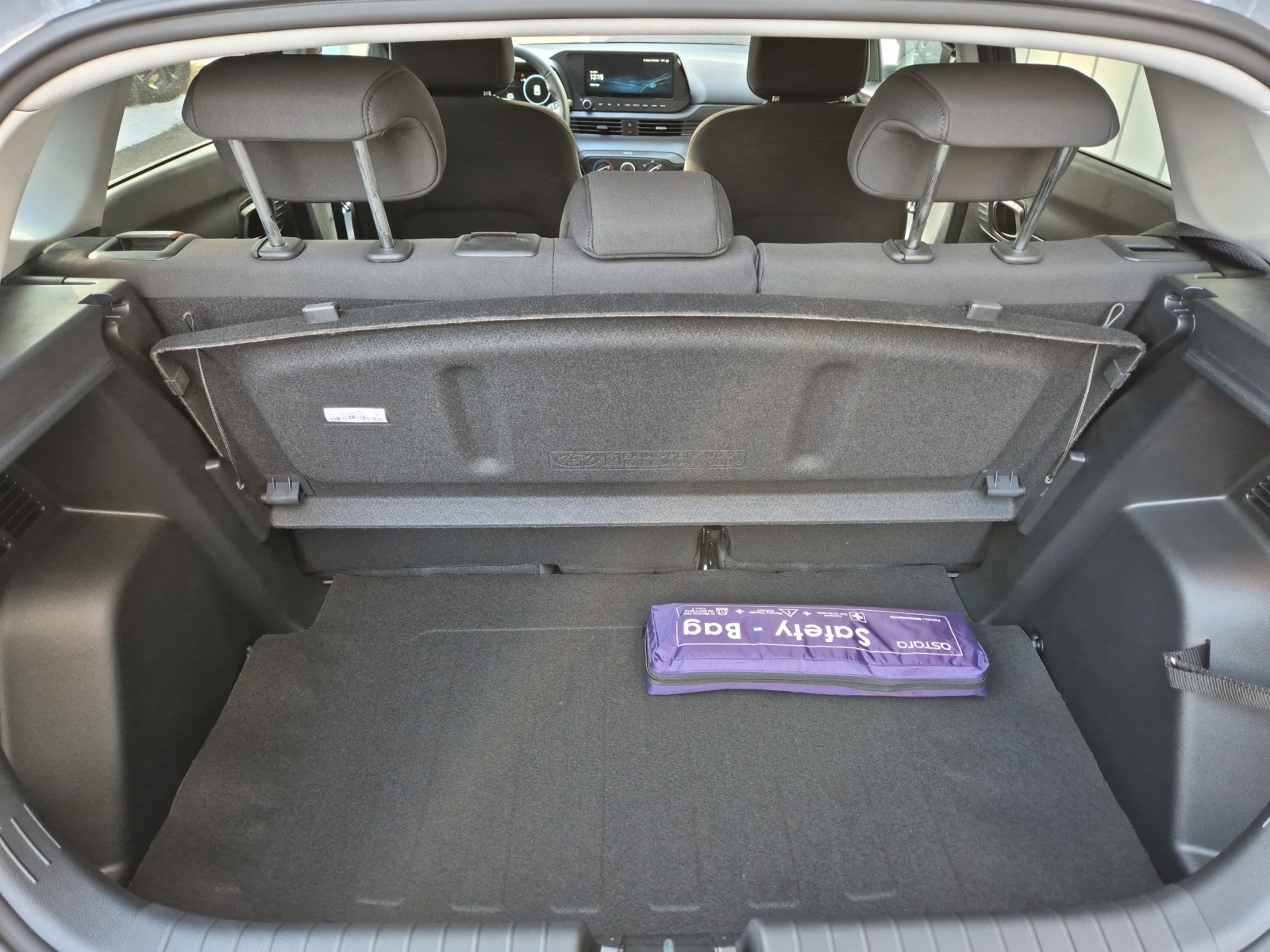 HYUNDAI i20 1.0 T-GDi Amplia-image-9