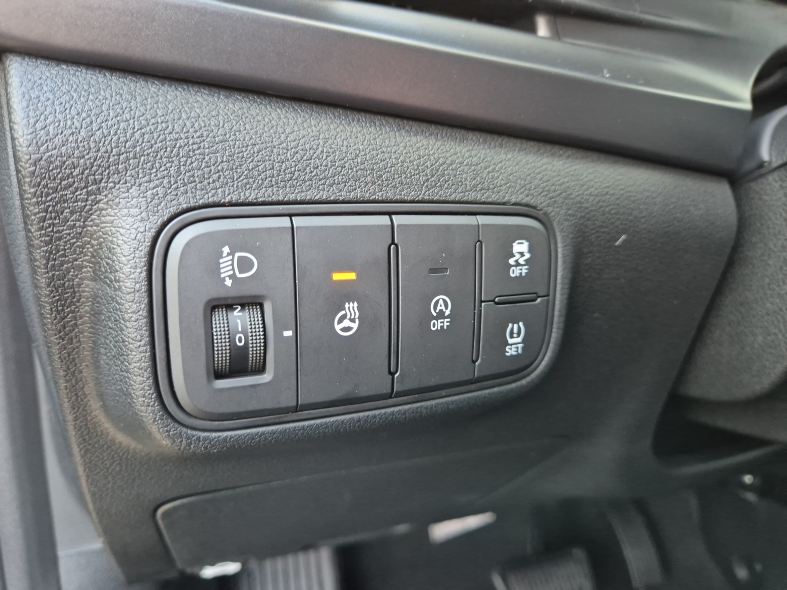 HYUNDAI i20 1.0 T-GDi Amplia-image-10