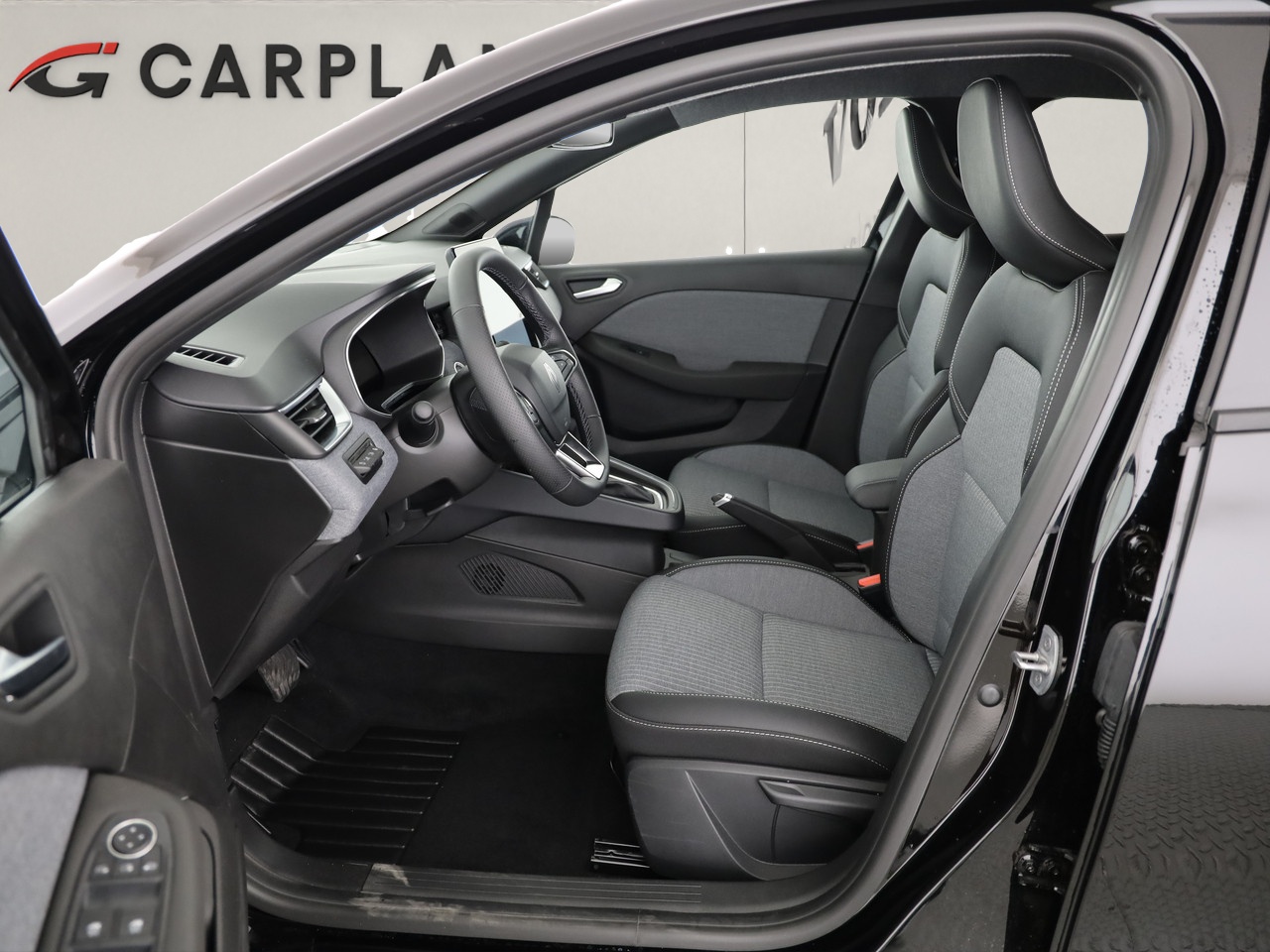 RENAULT Clio 1.6 E-Tech techno-image-5